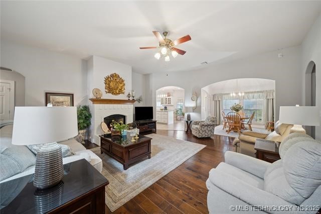 3305 N Gum Place Property Photo 4