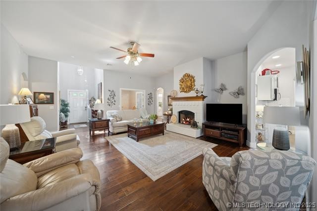 3305 N Gum Place Property Photo 6
