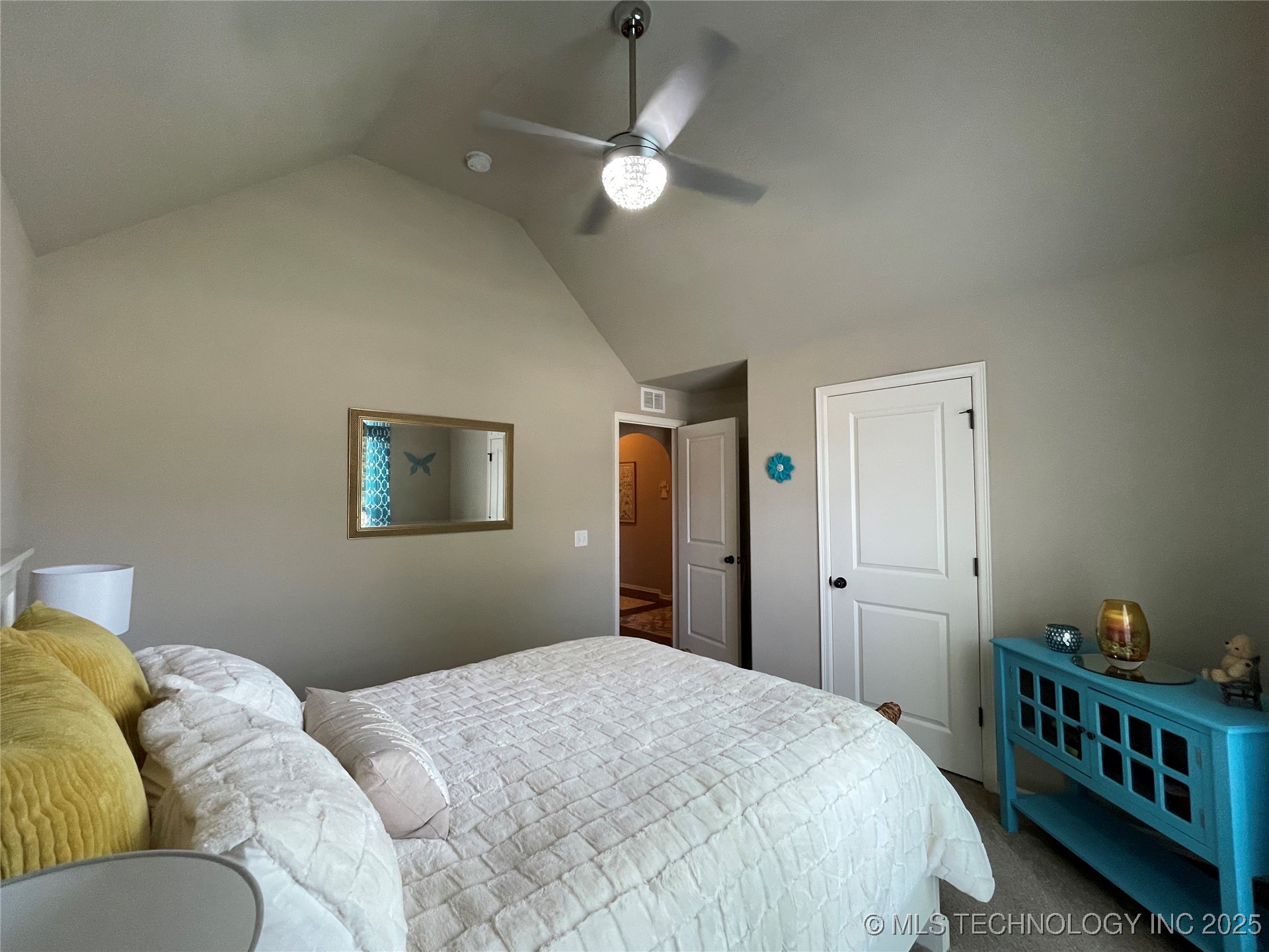 2613 W Van Buren Court Property Photo 4