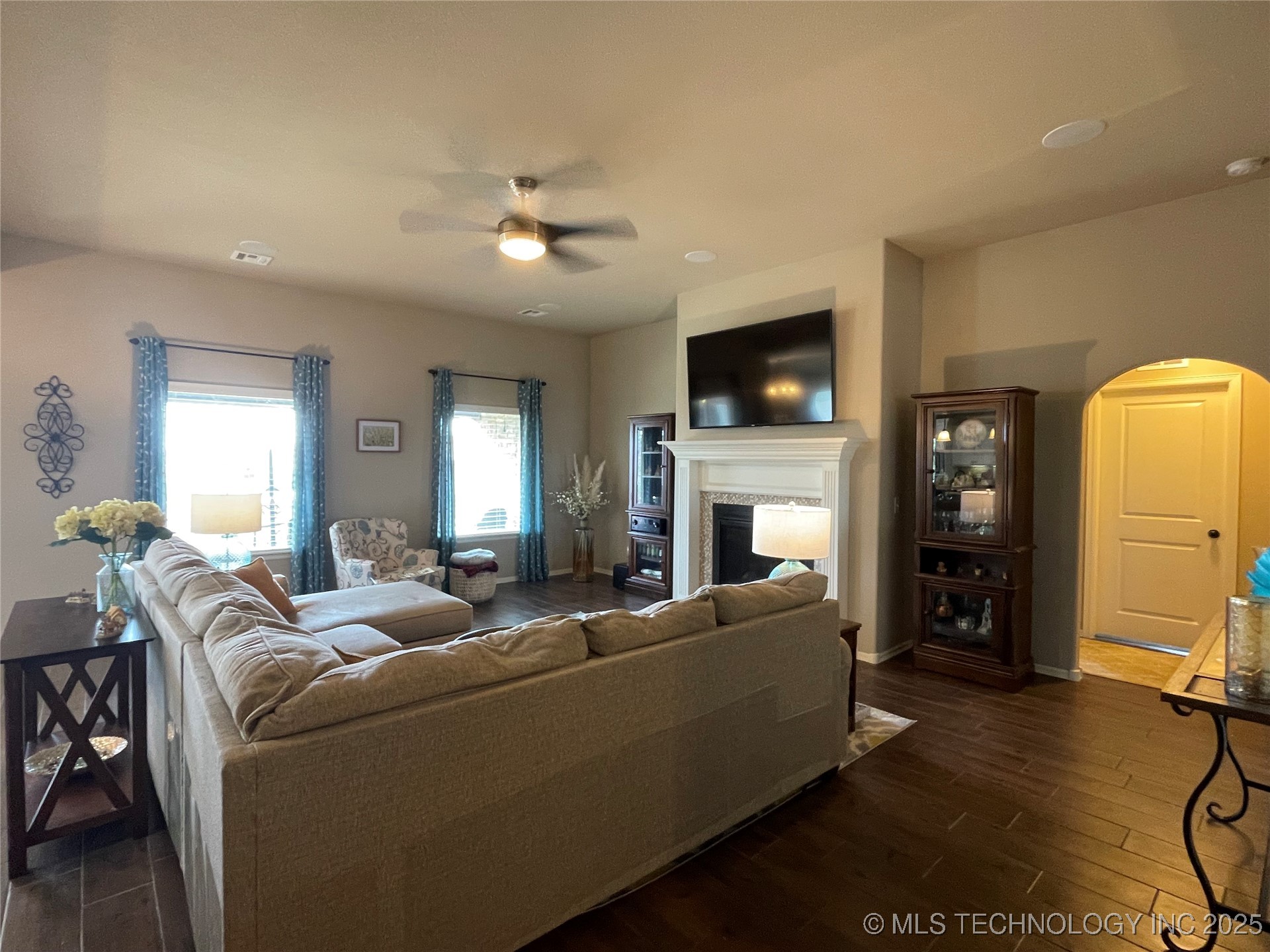 2613 W Van Buren Court Property Photo 7