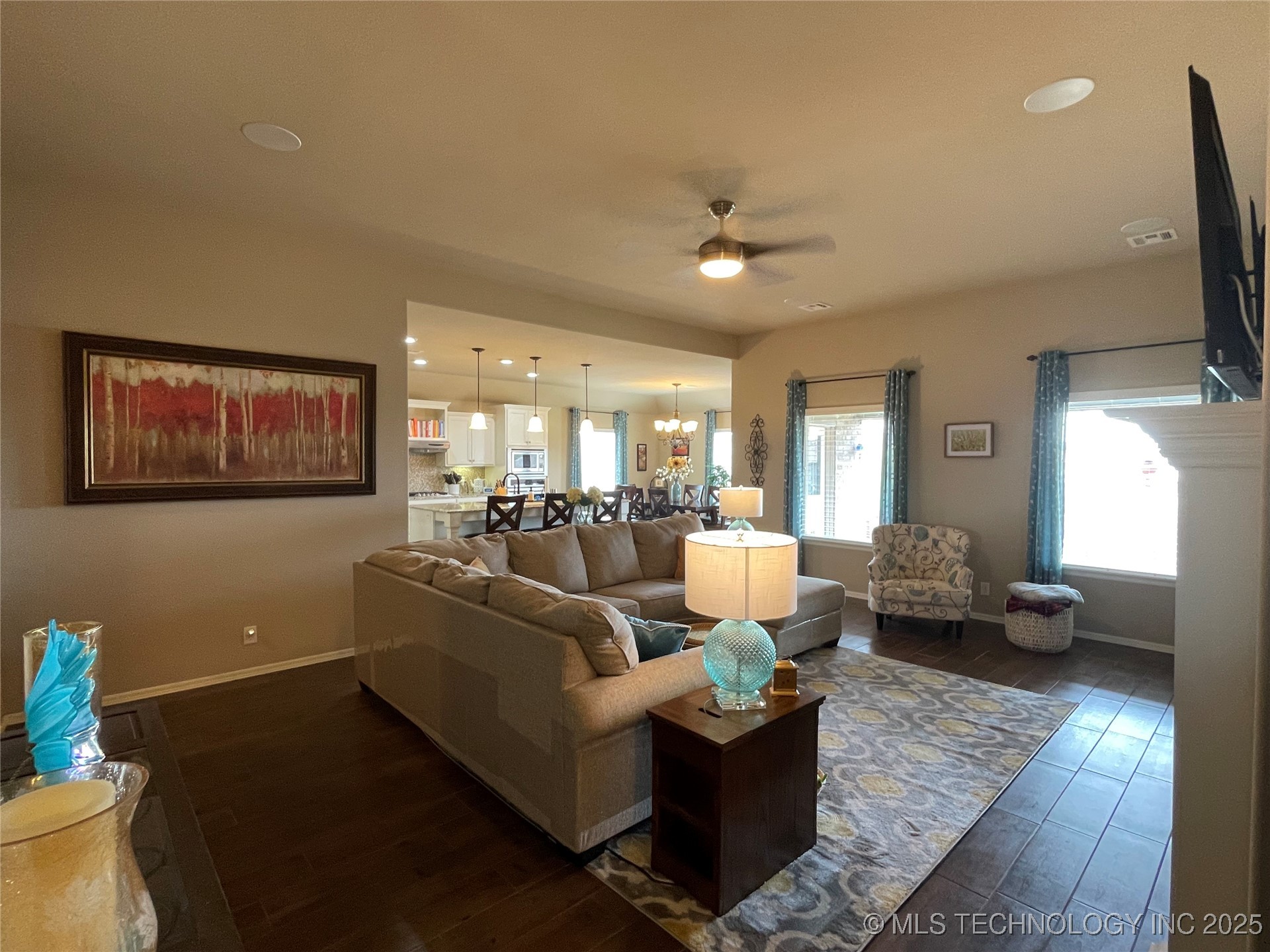 2613 W Van Buren Court Property Photo 8