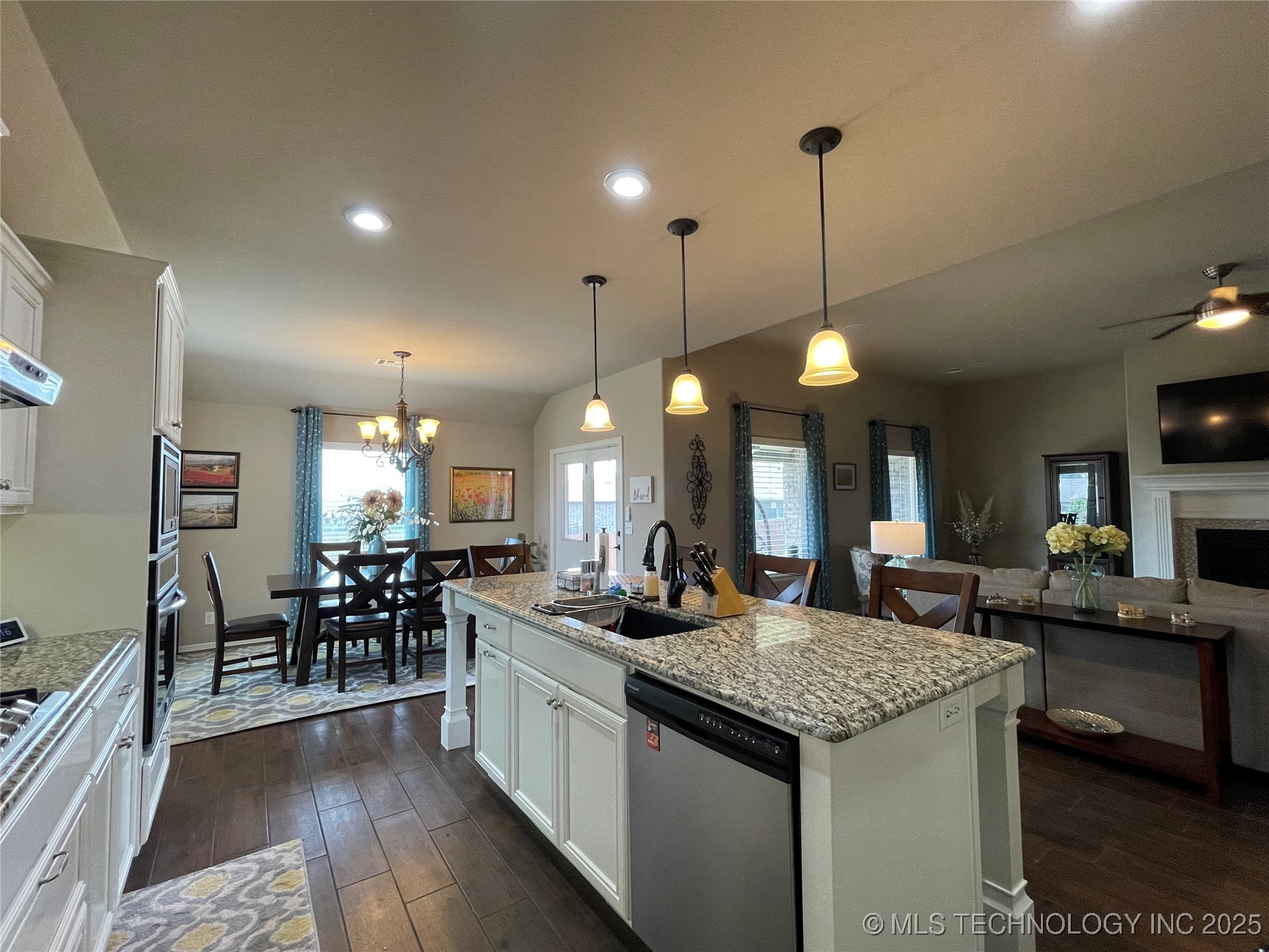 2613 W Van Buren Court Property Photo 22