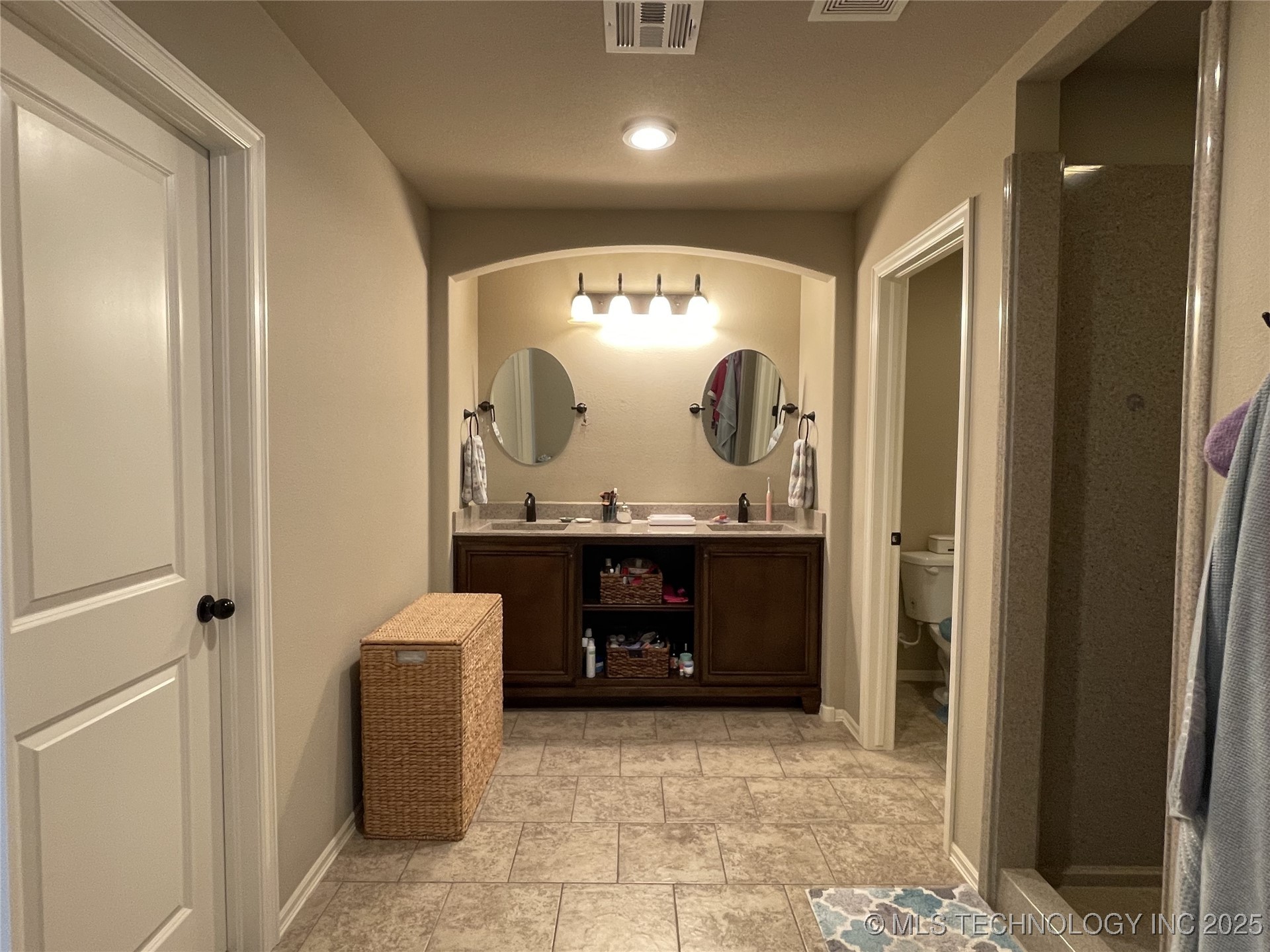 2613 W Van Buren Court Property Photo 32
