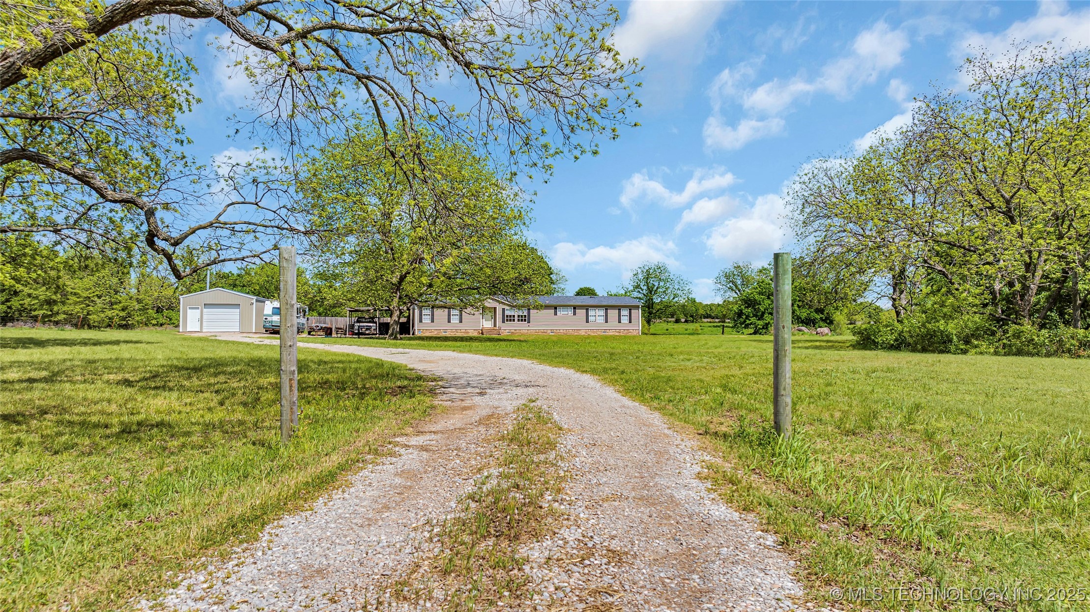 23779 N County Road 3310 Road Property Photo