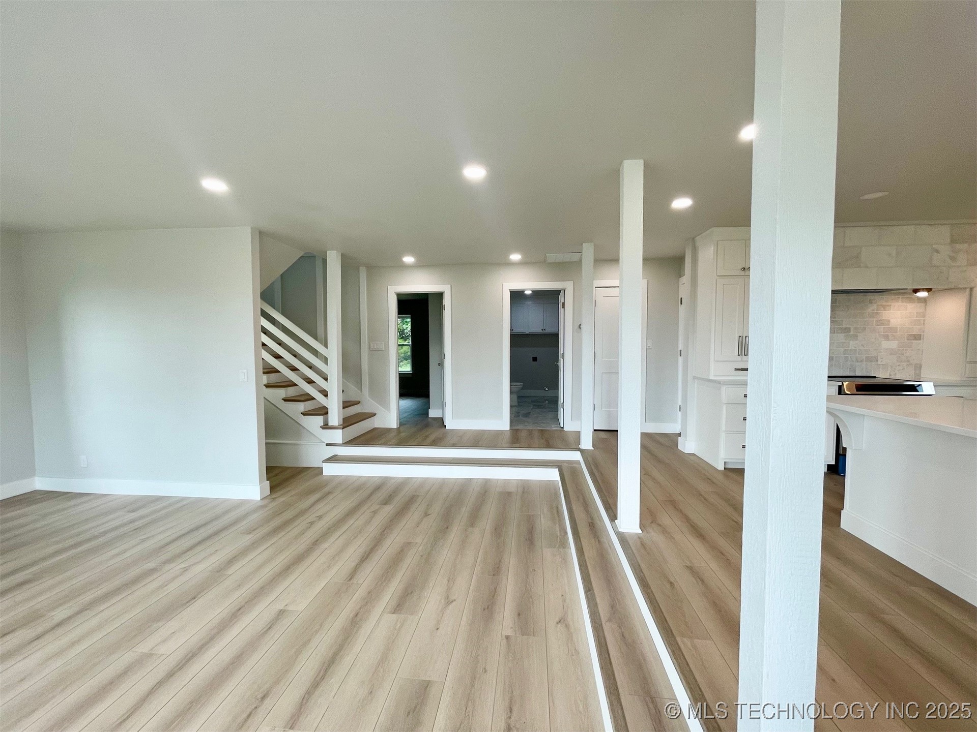 228 W Hickory Drive Property Photo 15