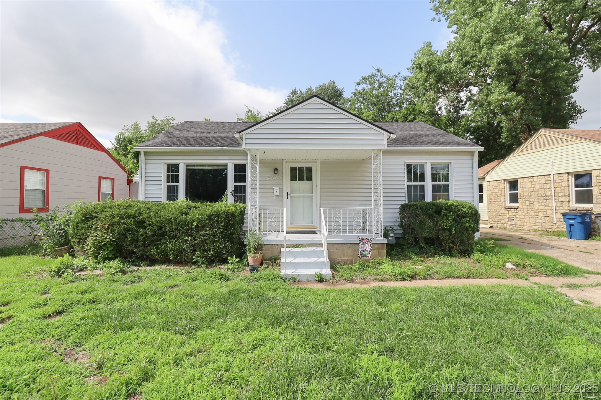 4607 E 4th Place Property Photo 1