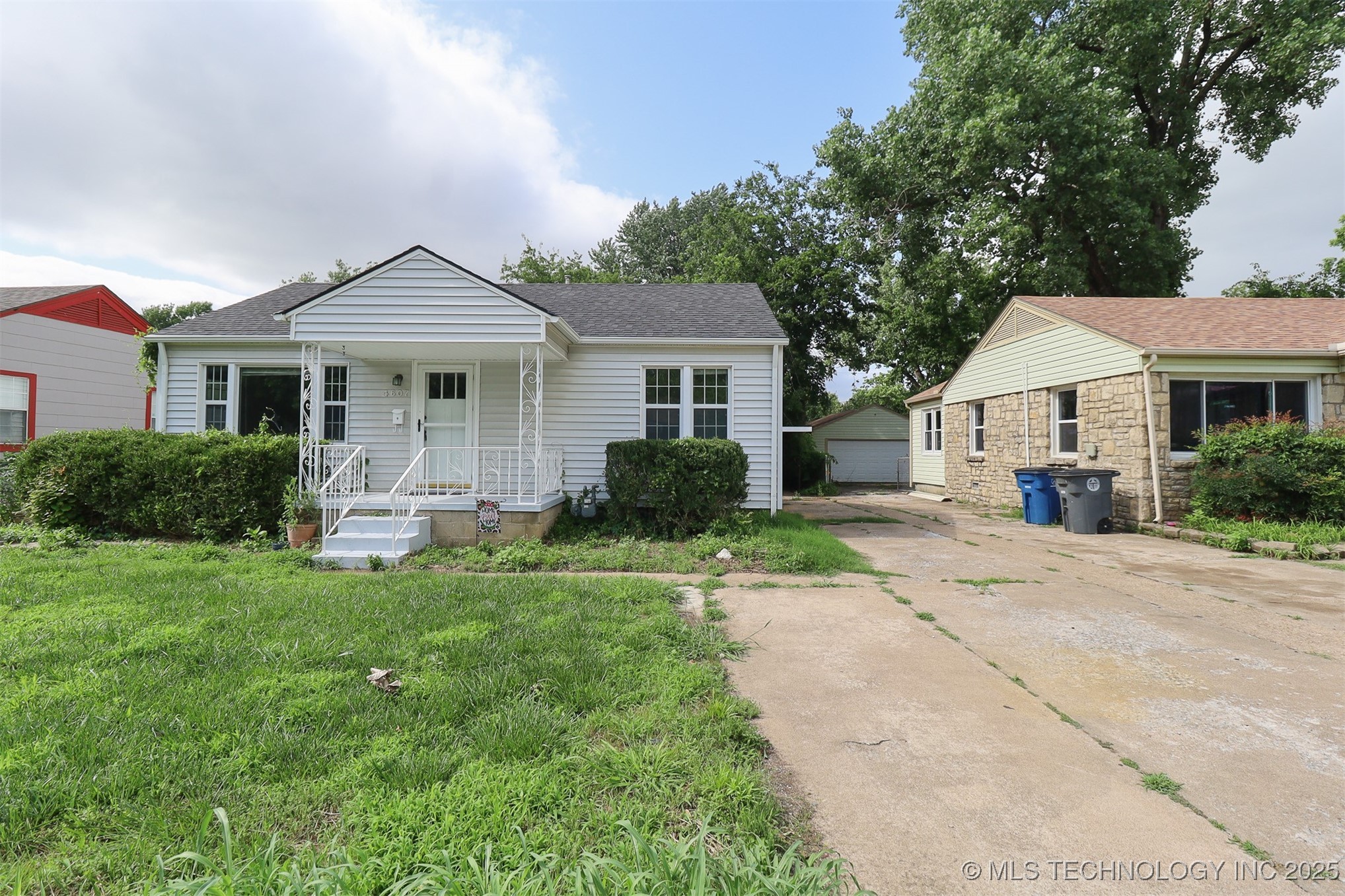 4607 E 4th Place Property Photo 2