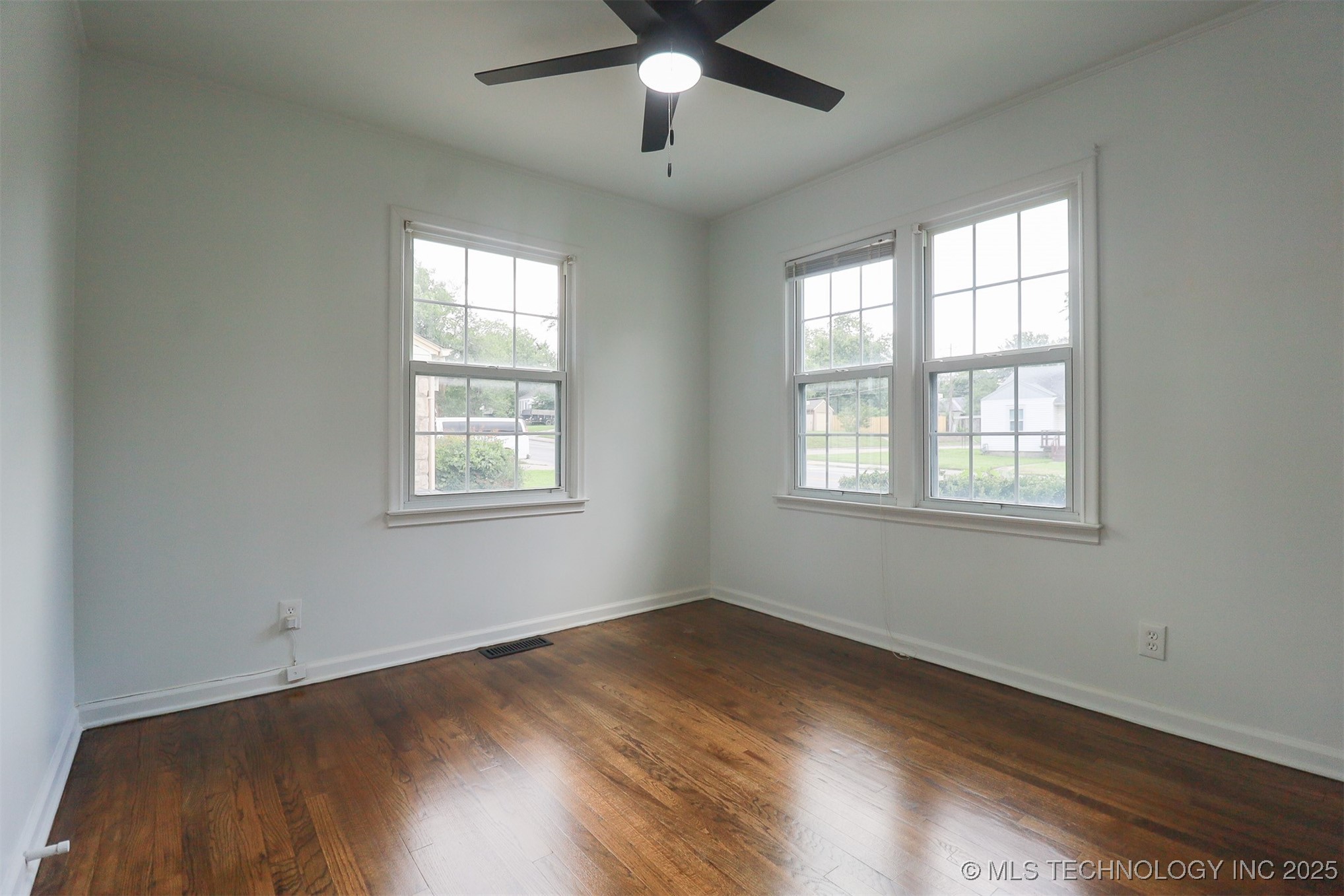 4607 E 4th Place Property Photo 11