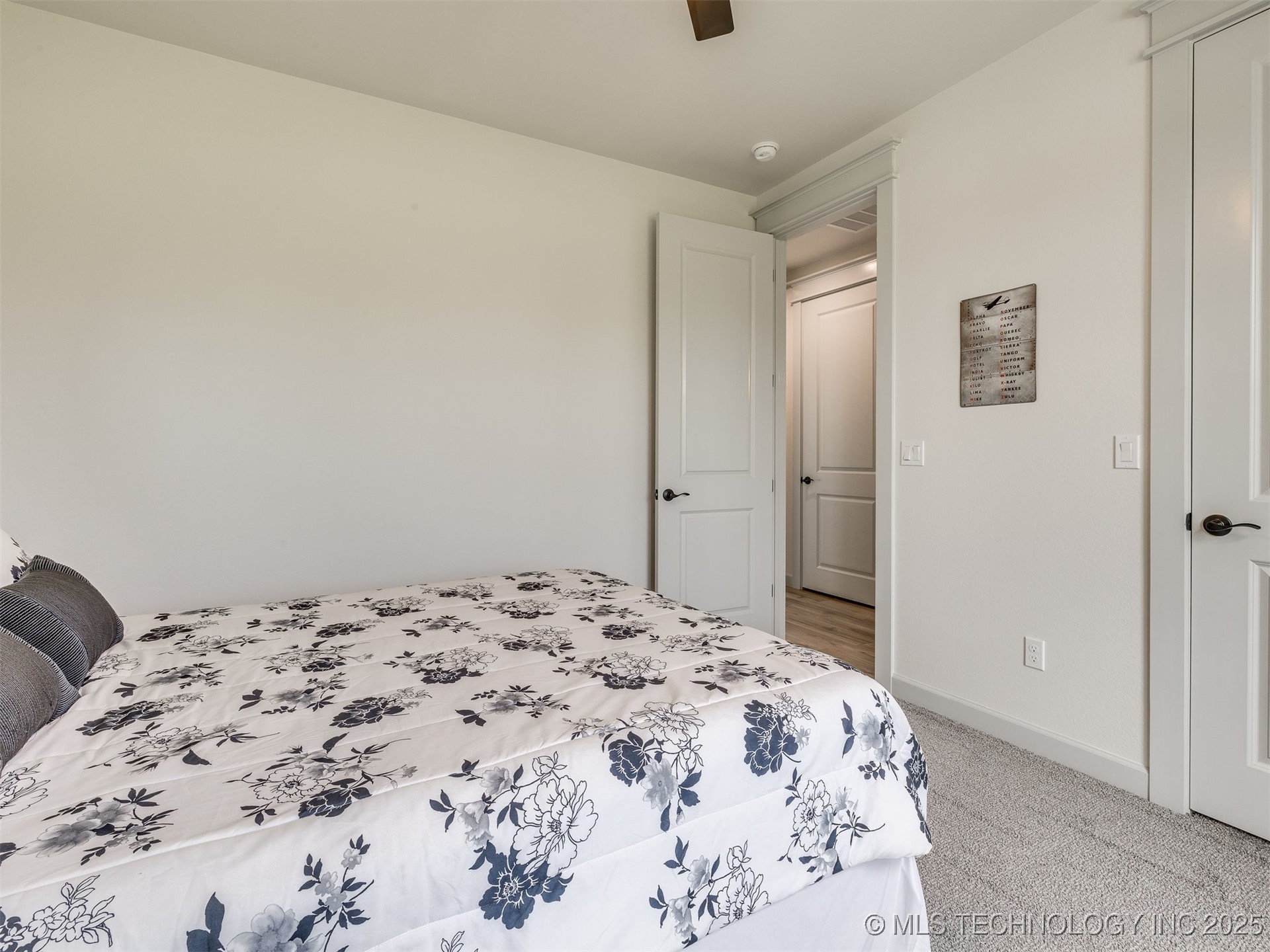 8859 N 50th West Avenue Property Photo 48