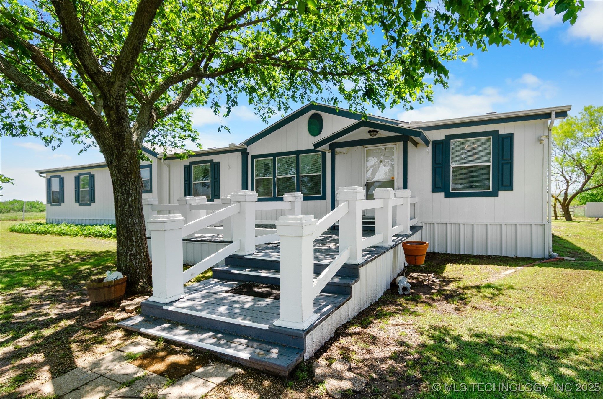 16545 N 2790 Property Photo 1