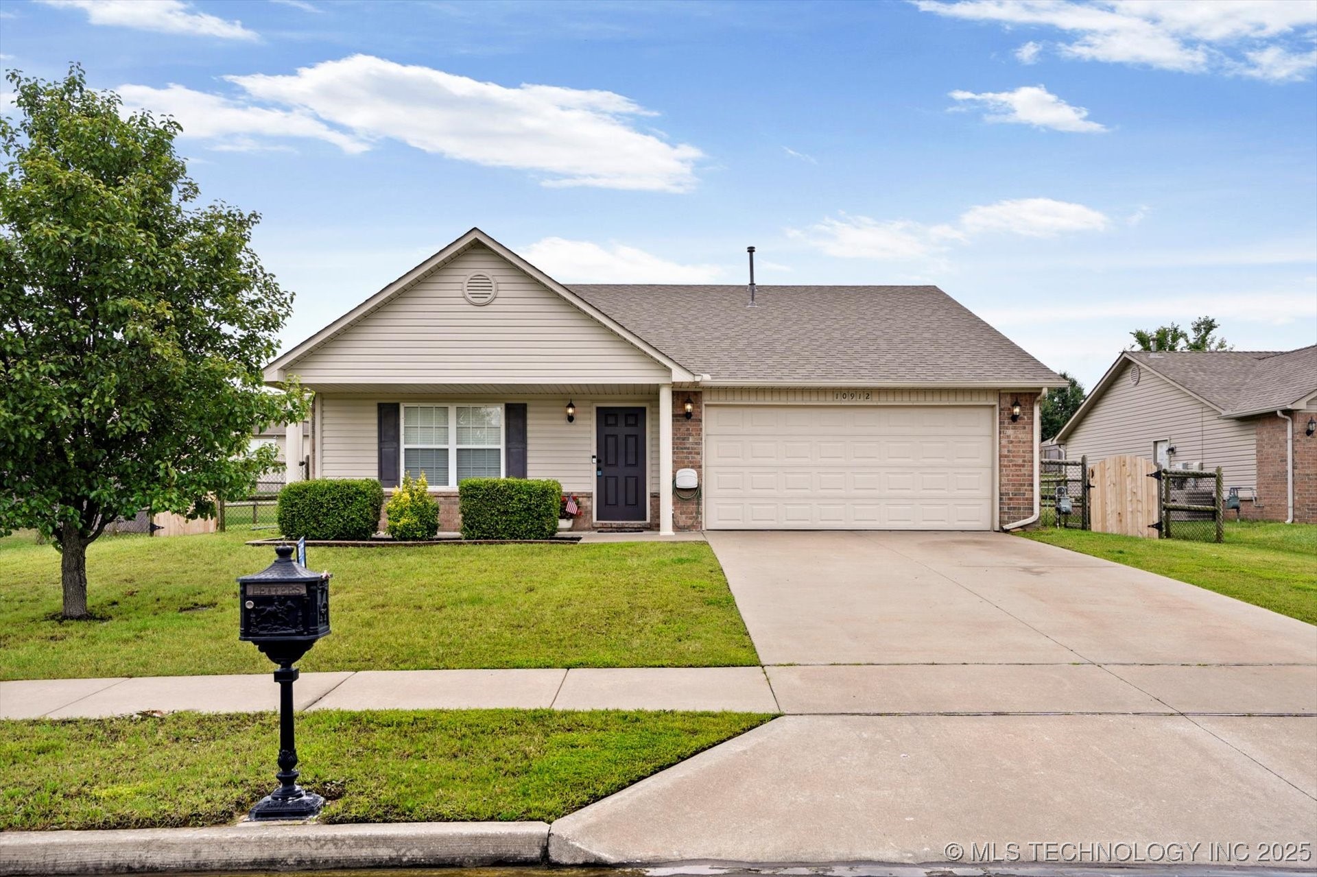 10912 E 124th Place N Property Photo 1