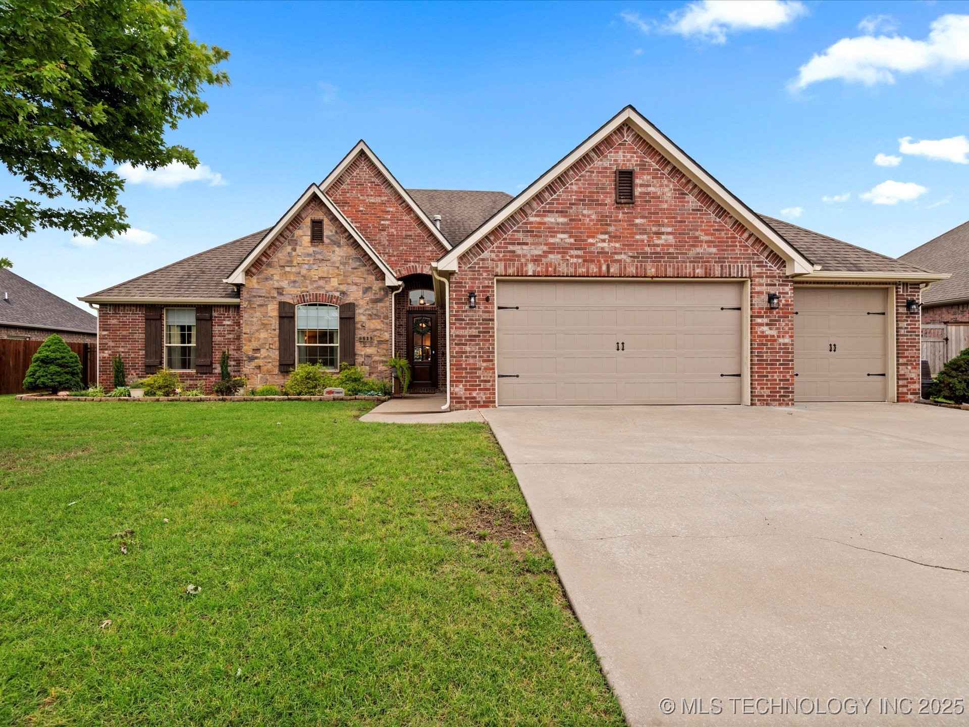 5615 Cooper Court Property Photo 1