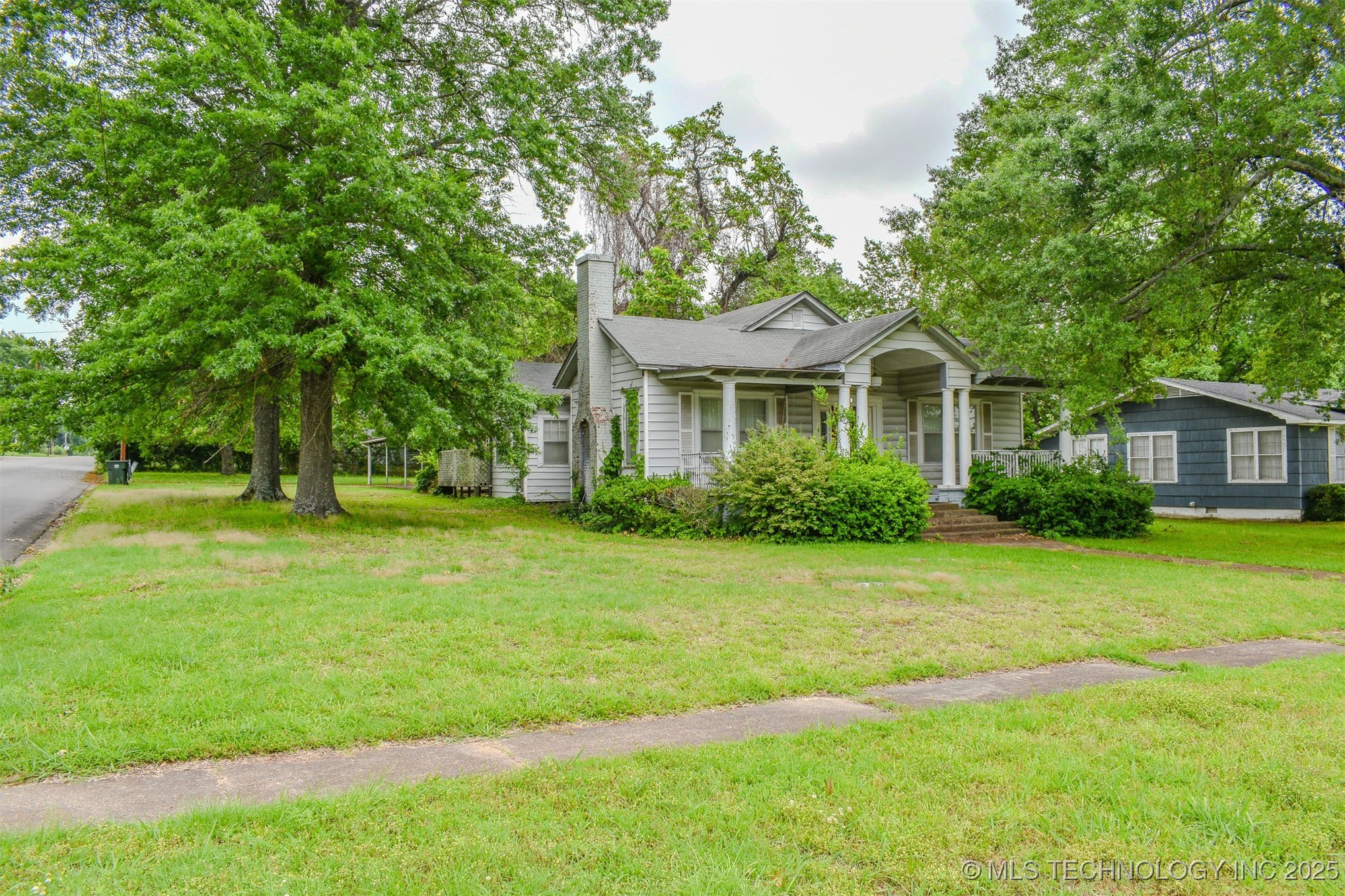 408 N High Street Property Photo 1