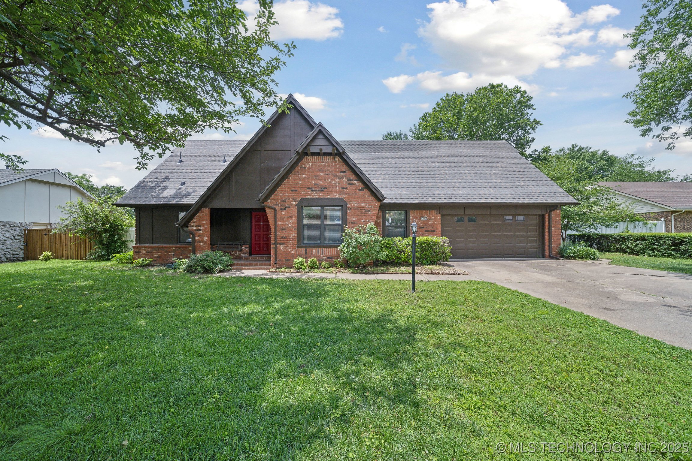 4012 S Juniper Avenue Property Photo 1