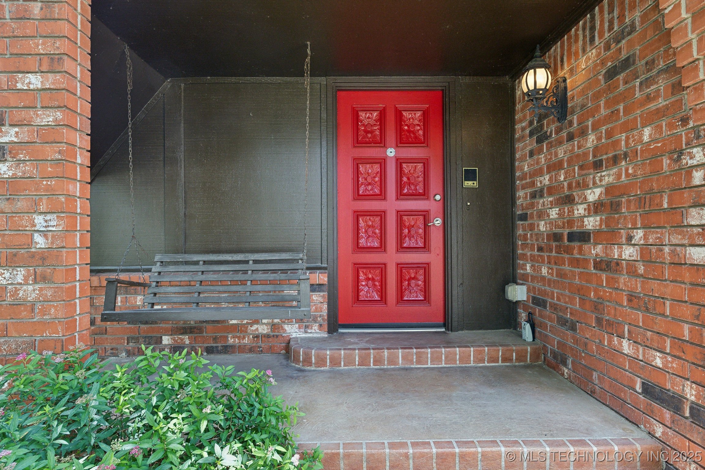 4012 S Juniper Avenue Property Photo 3