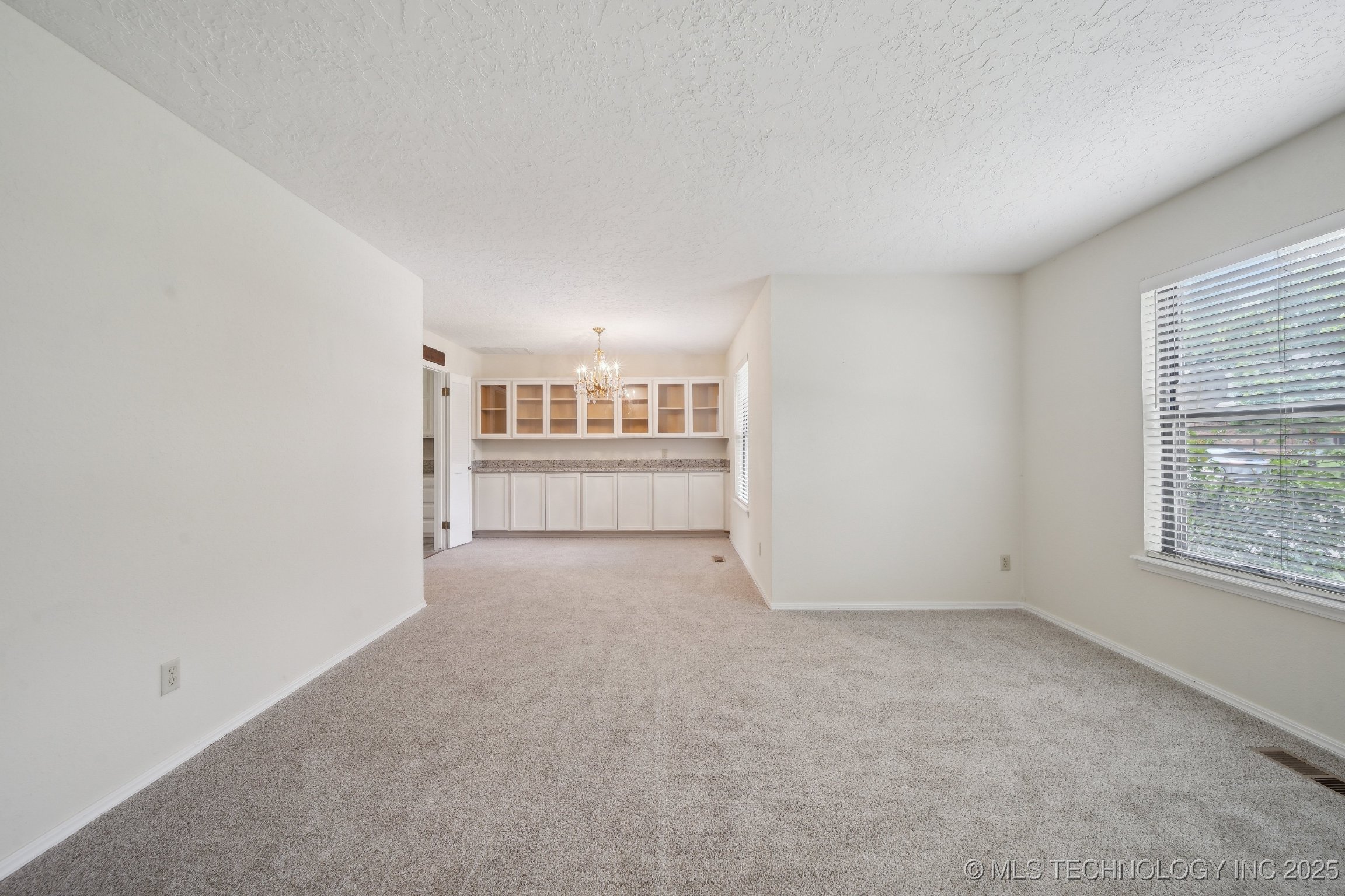 4012 S Juniper Avenue Property Photo 11