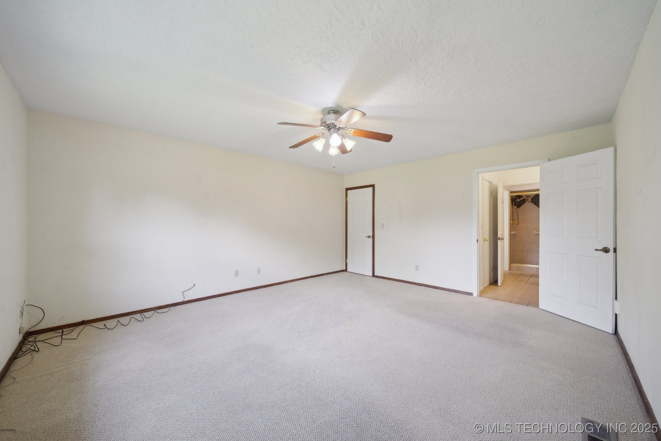 4012 S Juniper Avenue Property Photo 15