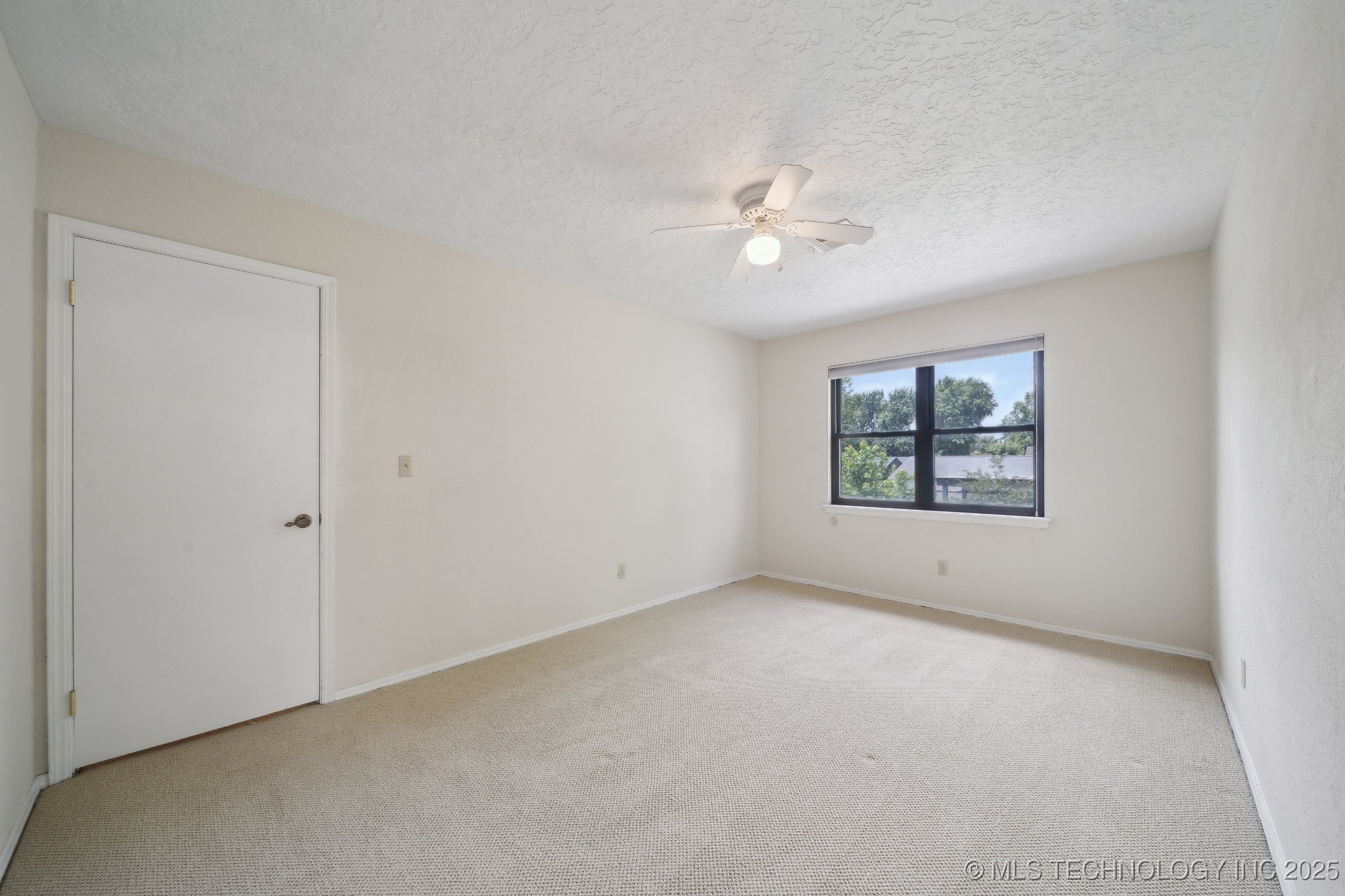 4012 S Juniper Avenue Property Photo 23