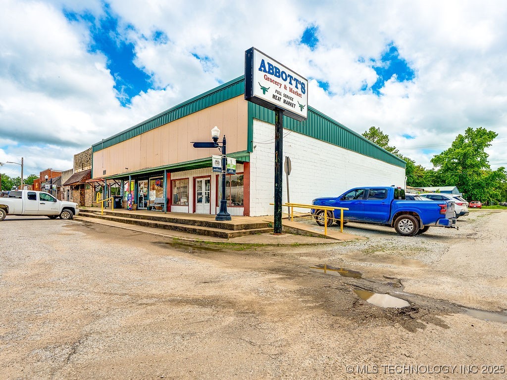 129 W Main Street Property Photo