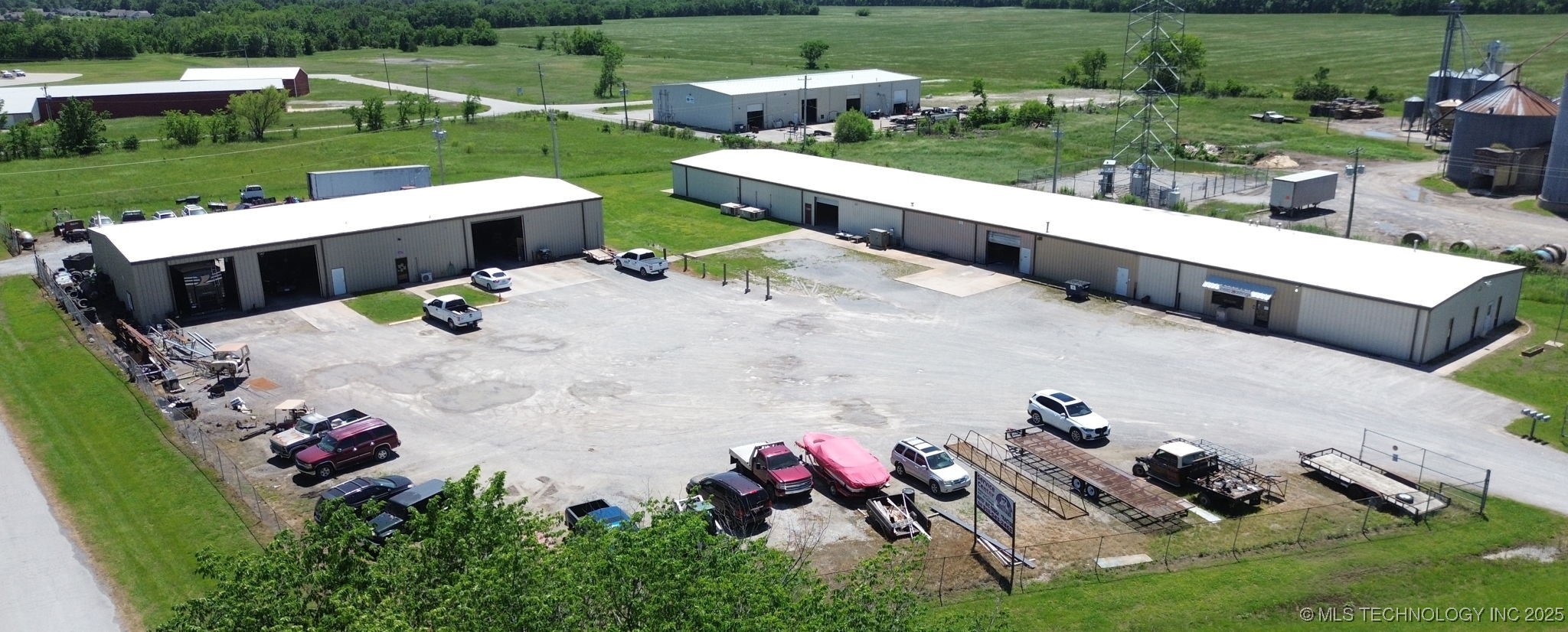 400 E Industrial Boulevard S Property Photo