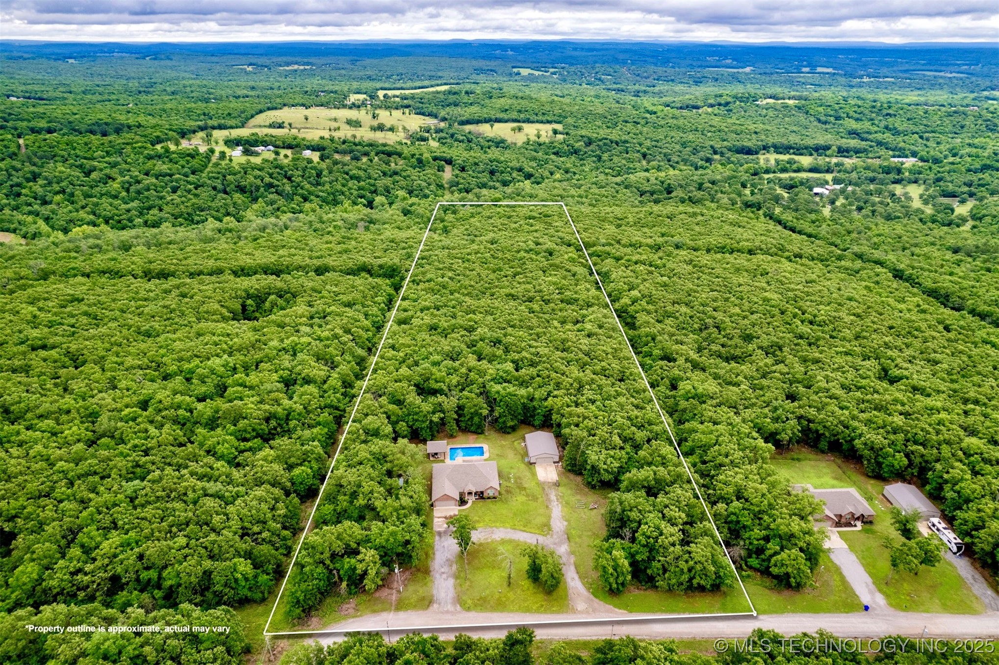 23532 N 5 Mile Road Property Photo 3