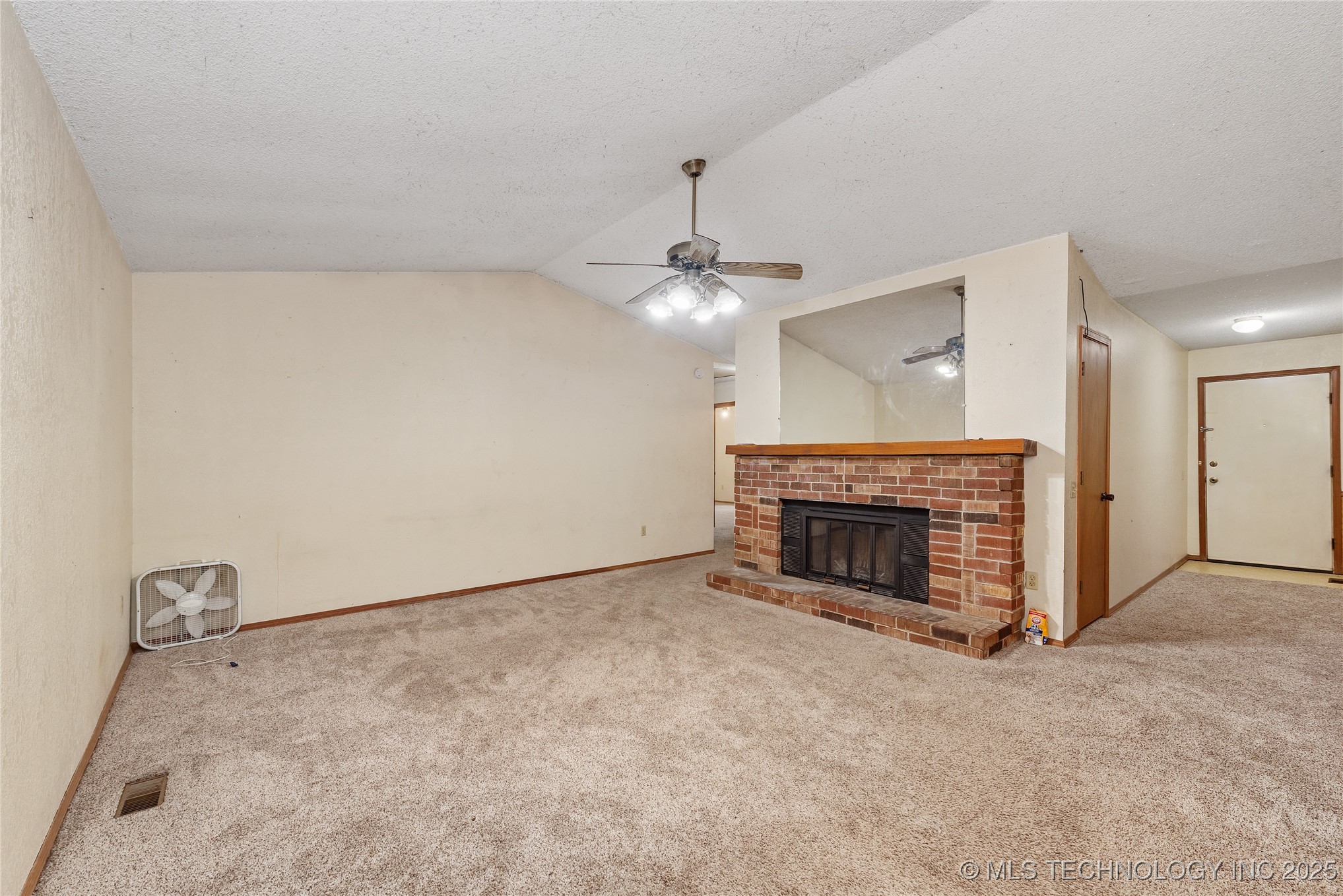 70118 S 335 Place Property Photo 2