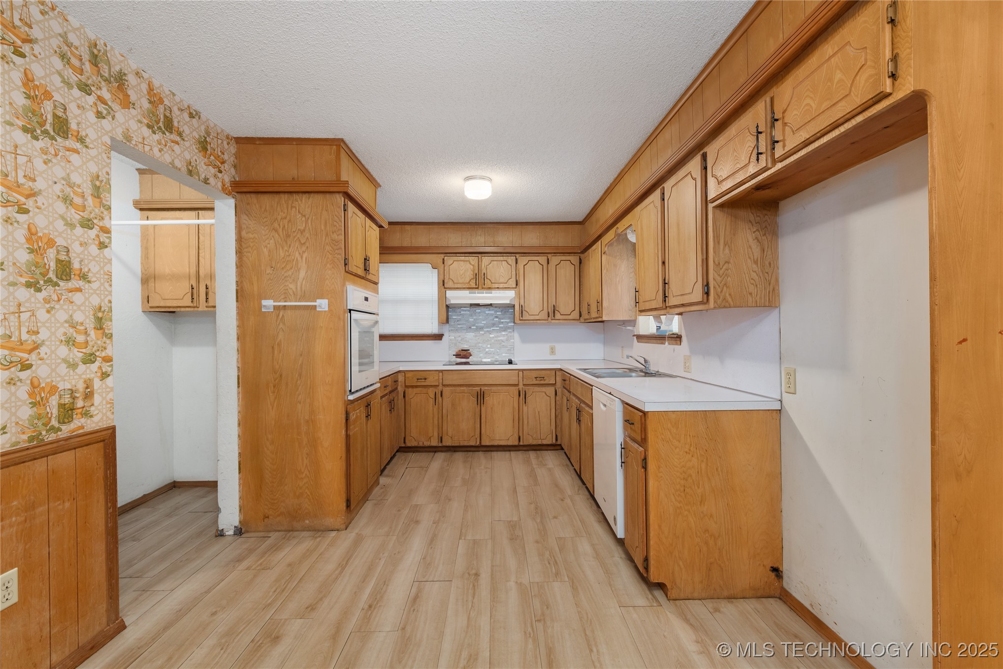 70118 S 335 Place Property Photo 7