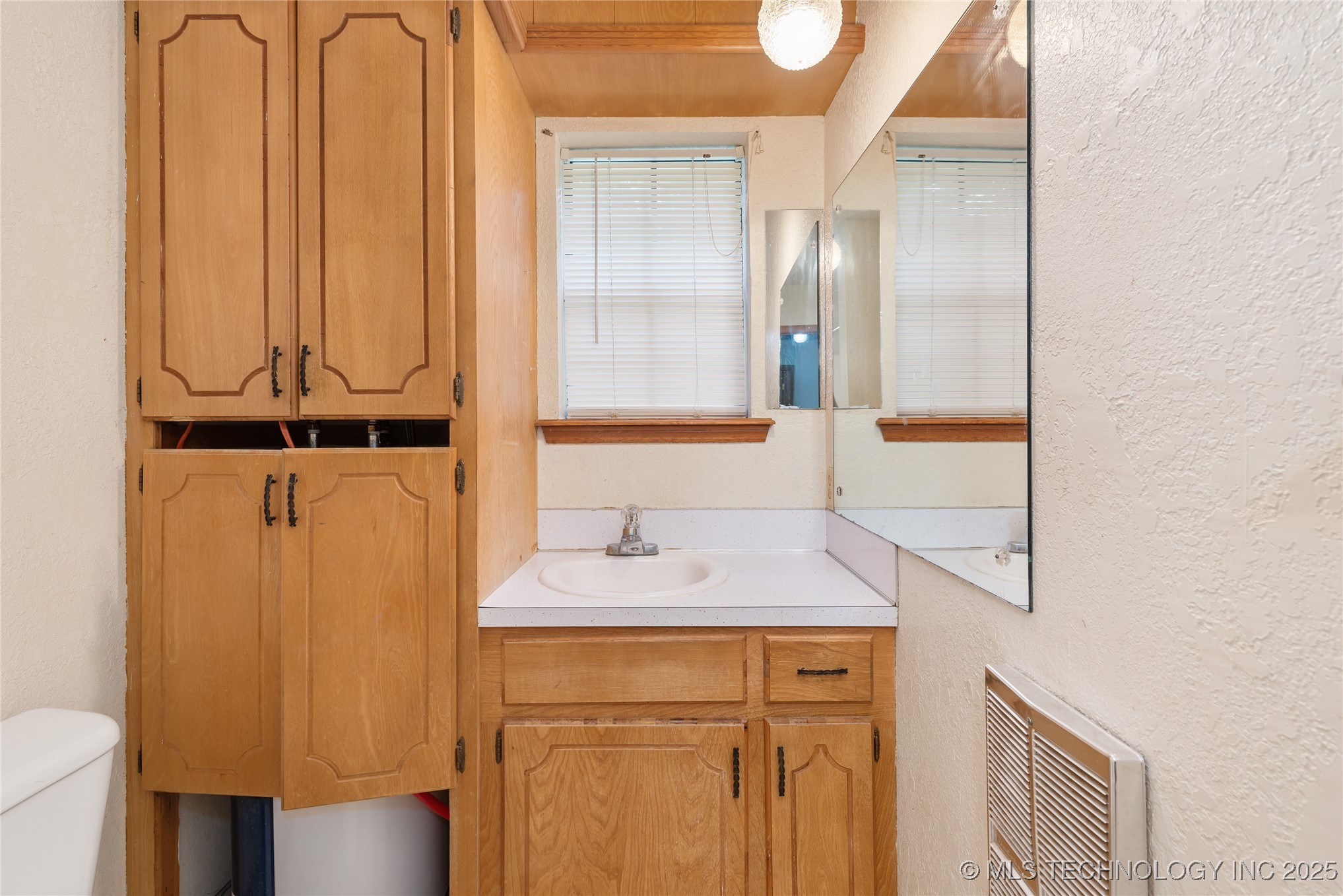 70118 S 335 Place Property Photo 8