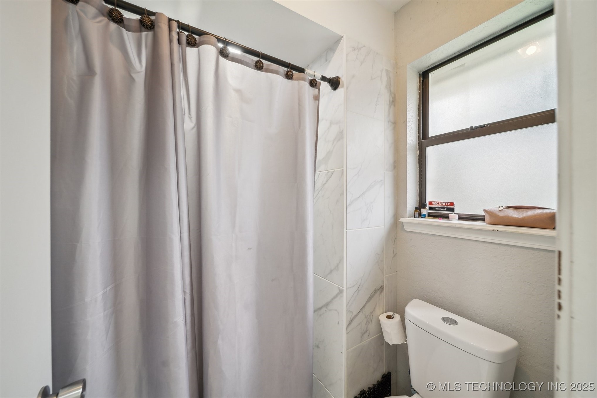 11033 E 66th Street Property Photo 7
