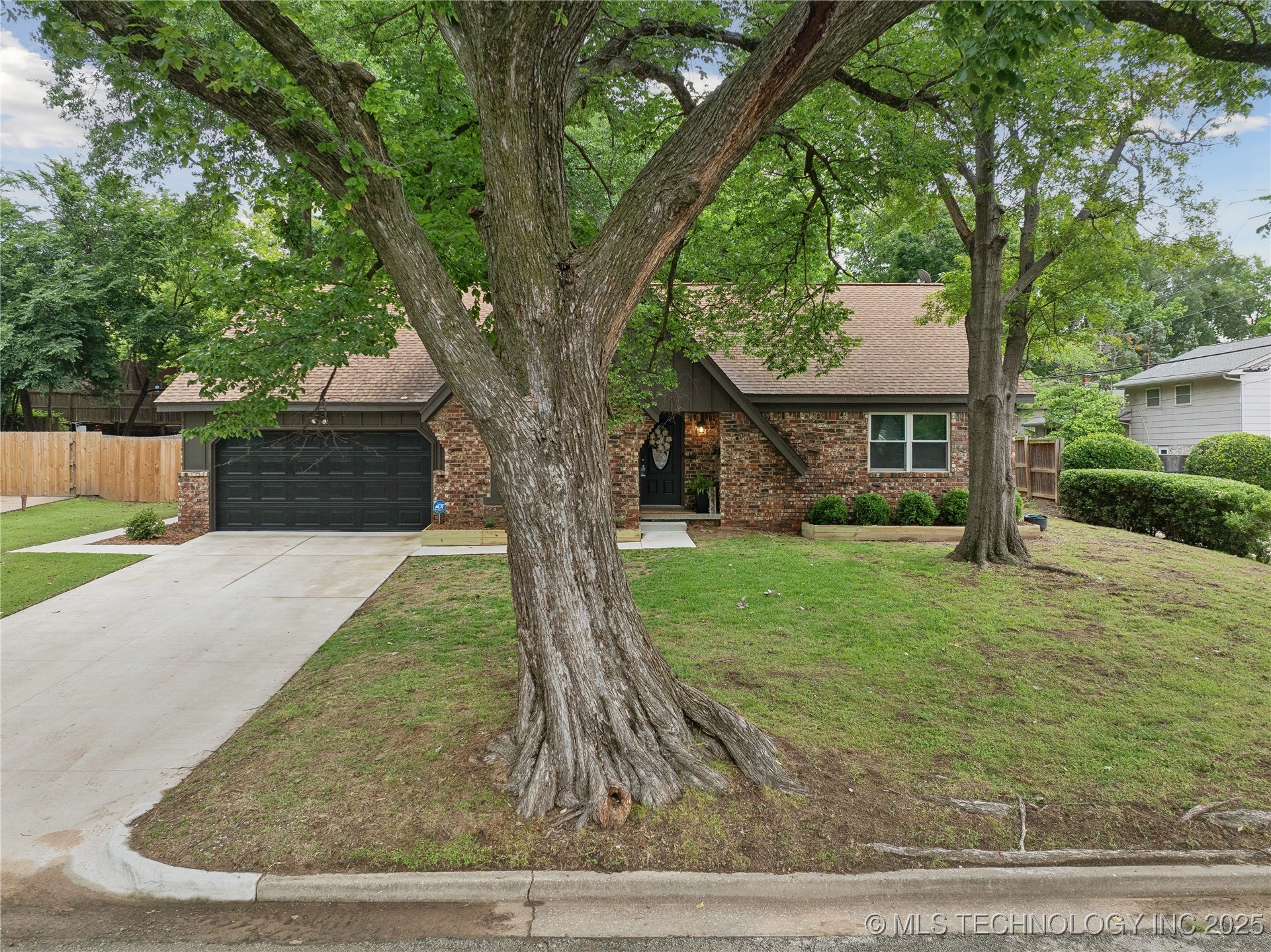 5235 S Zunis Place Property Photo