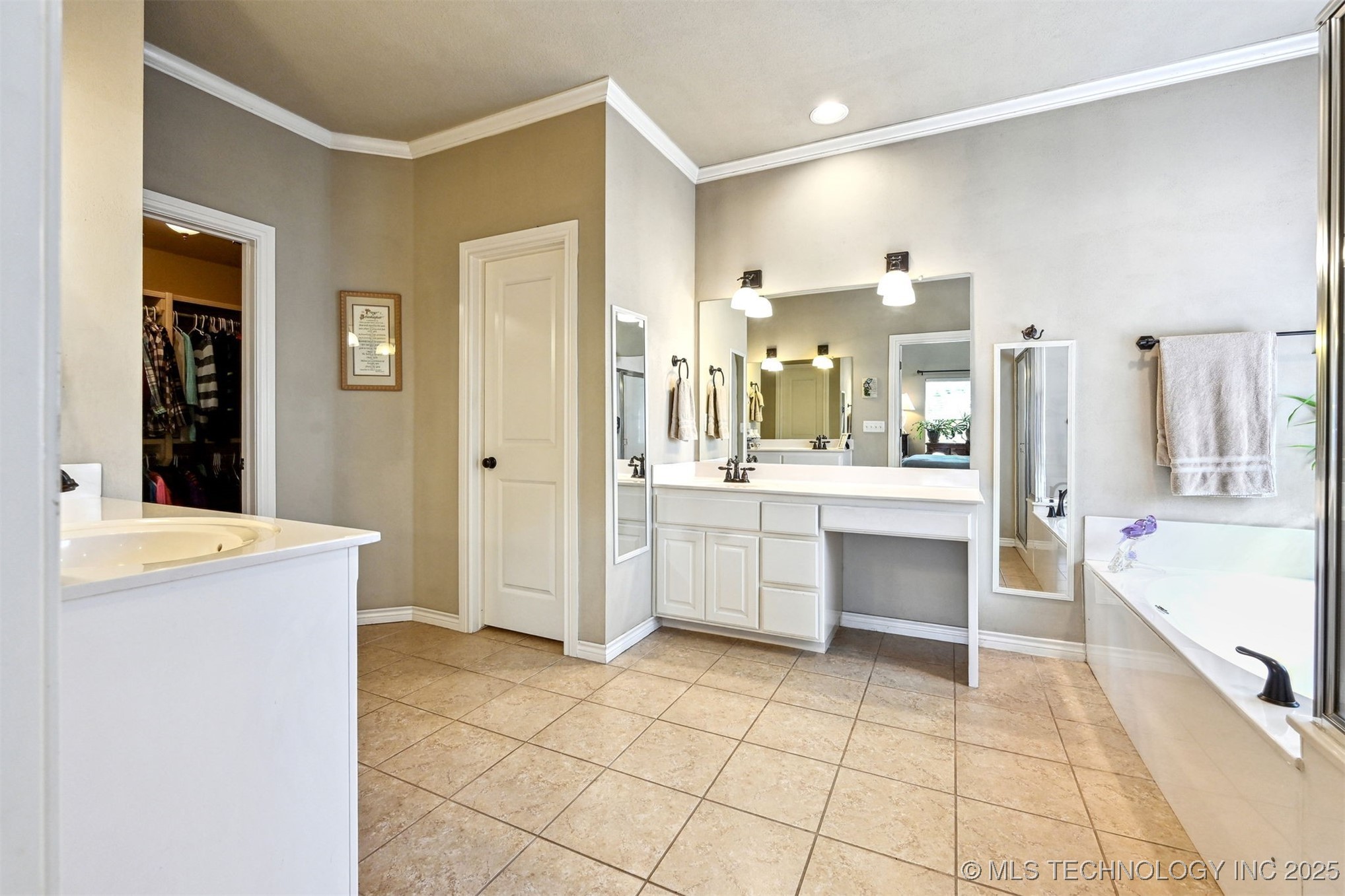 11715 S 93rd East Avenue Property Photo 32