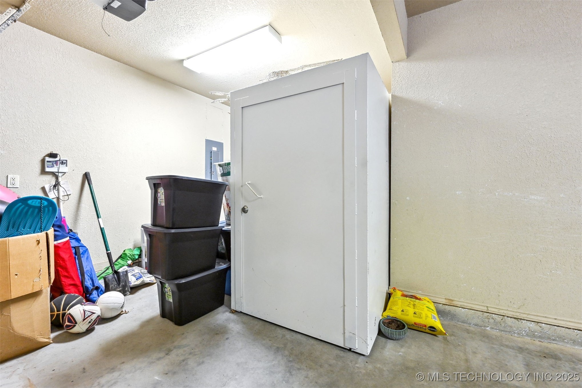 11715 S 93rd East Avenue Property Photo 45