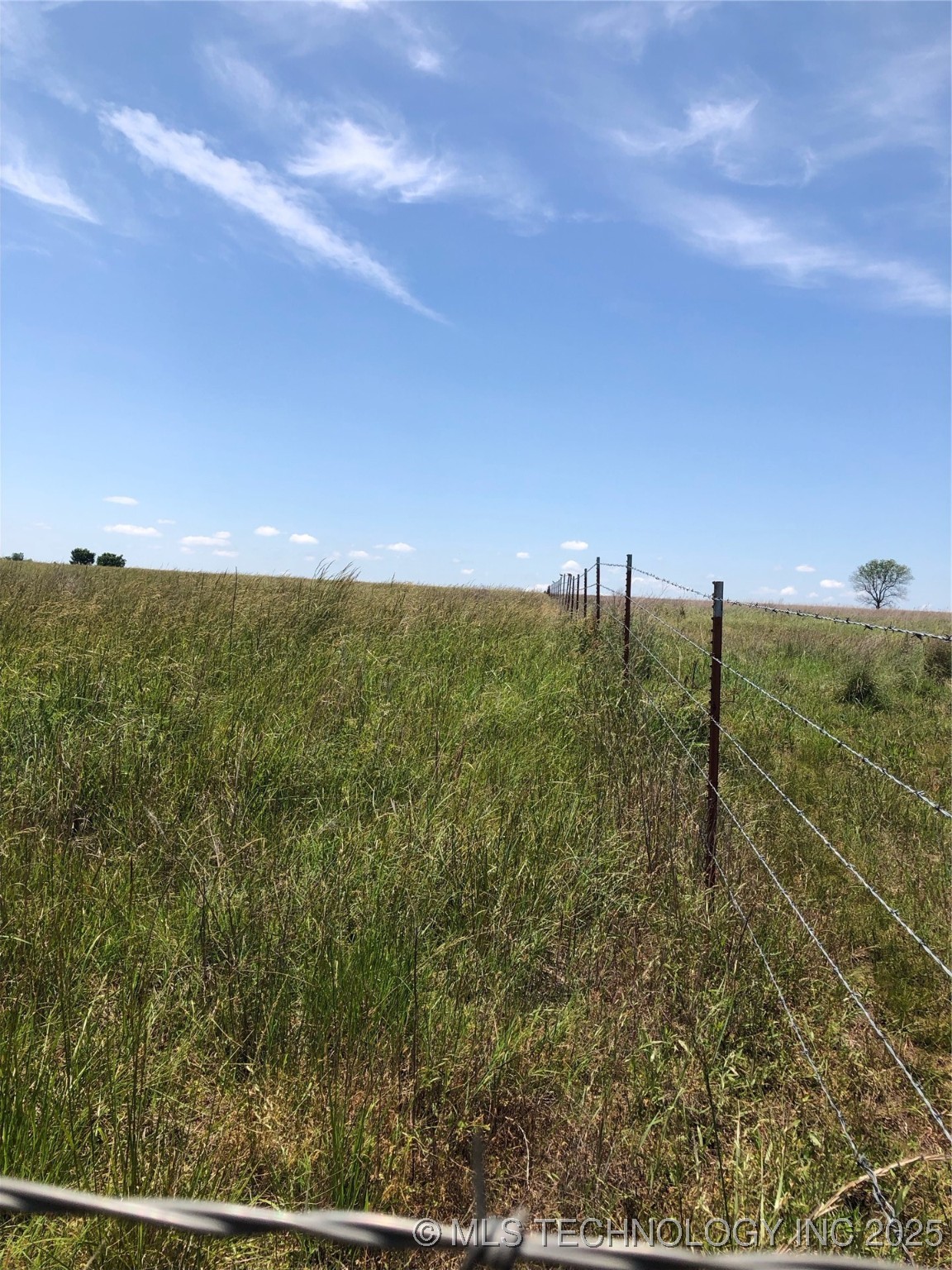 437670 E 190 Road Property Photo 1