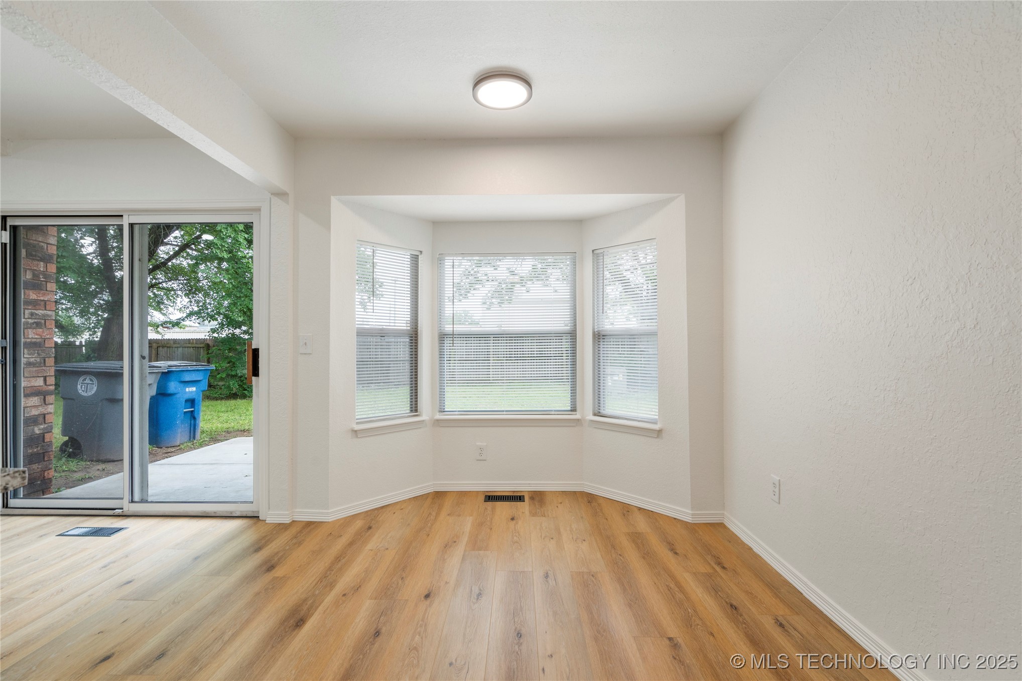 2230 W Haskell Street Property Photo 13