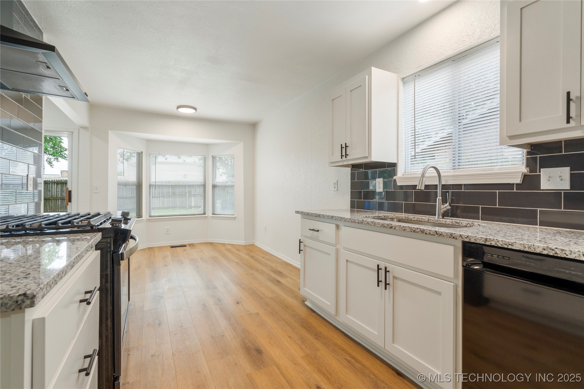2230 W Haskell Street Property Photo 18