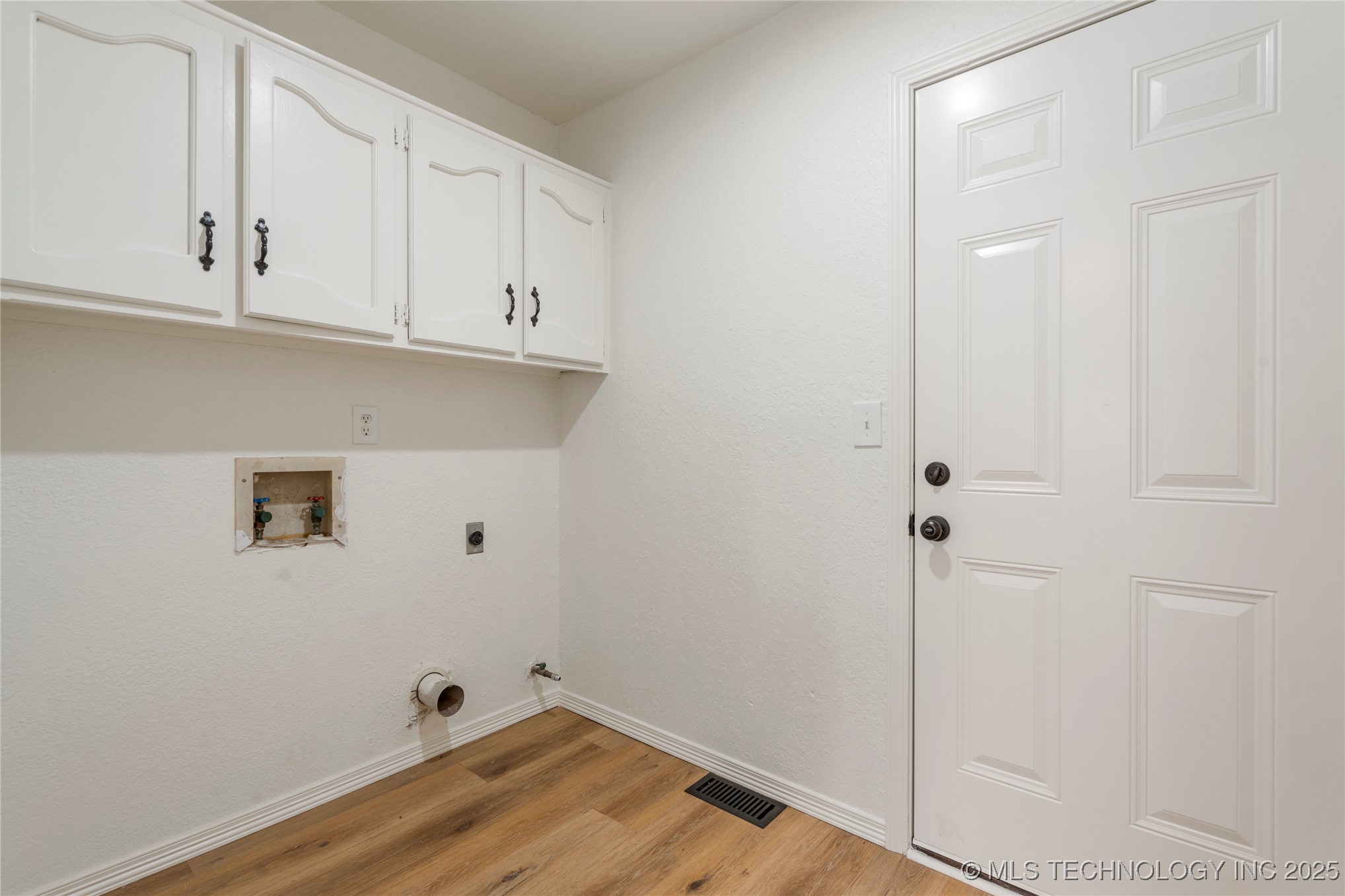 2230 W Haskell Street Property Photo 19
