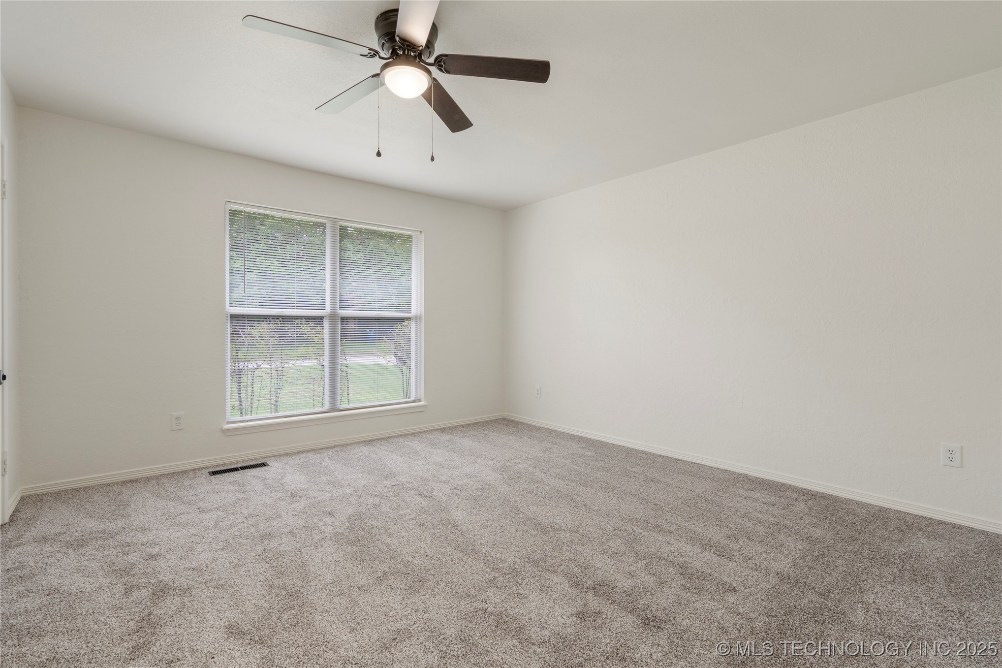 2230 W Haskell Street Property Photo 20
