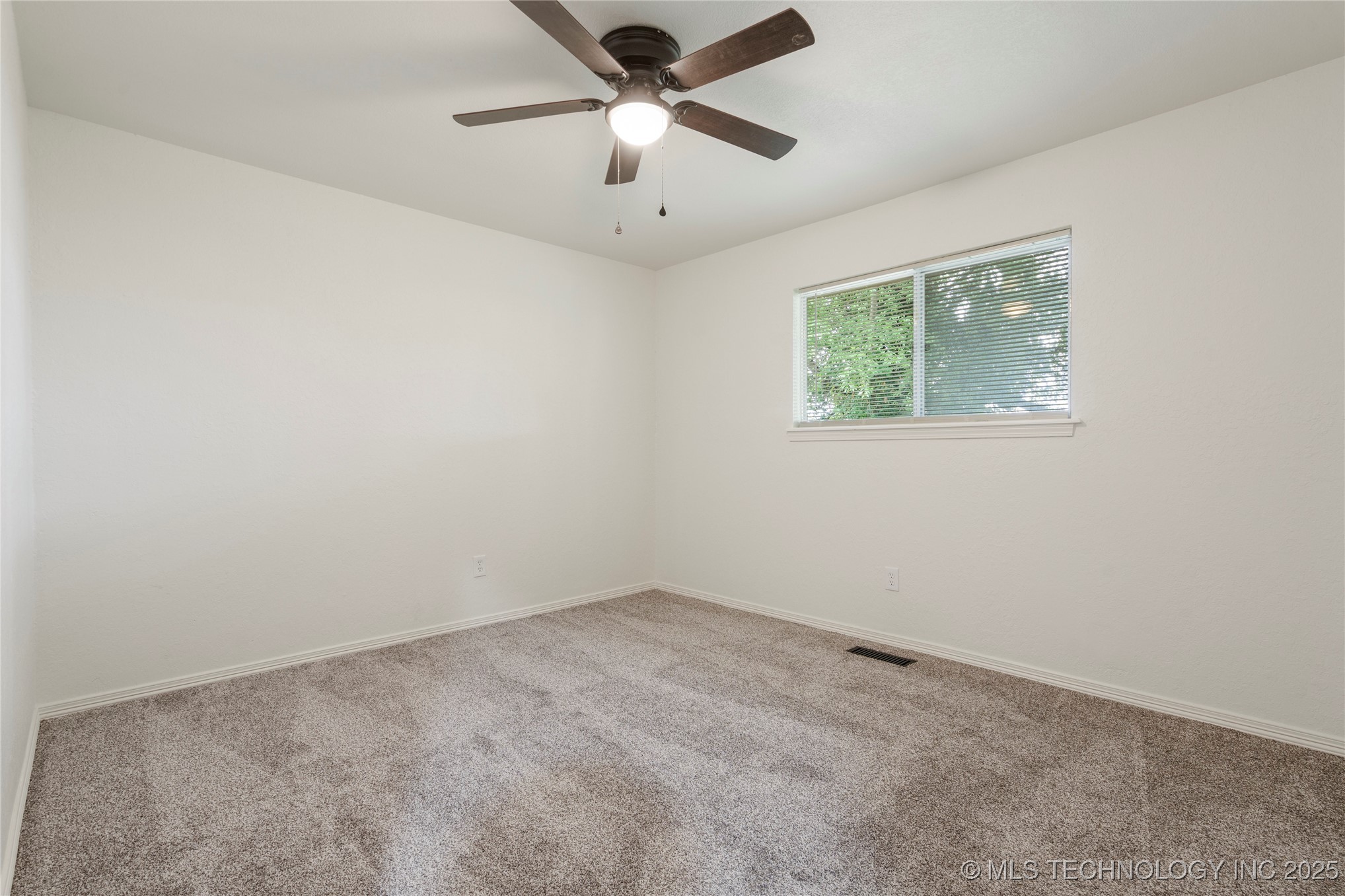 2230 W Haskell Street Property Photo 26