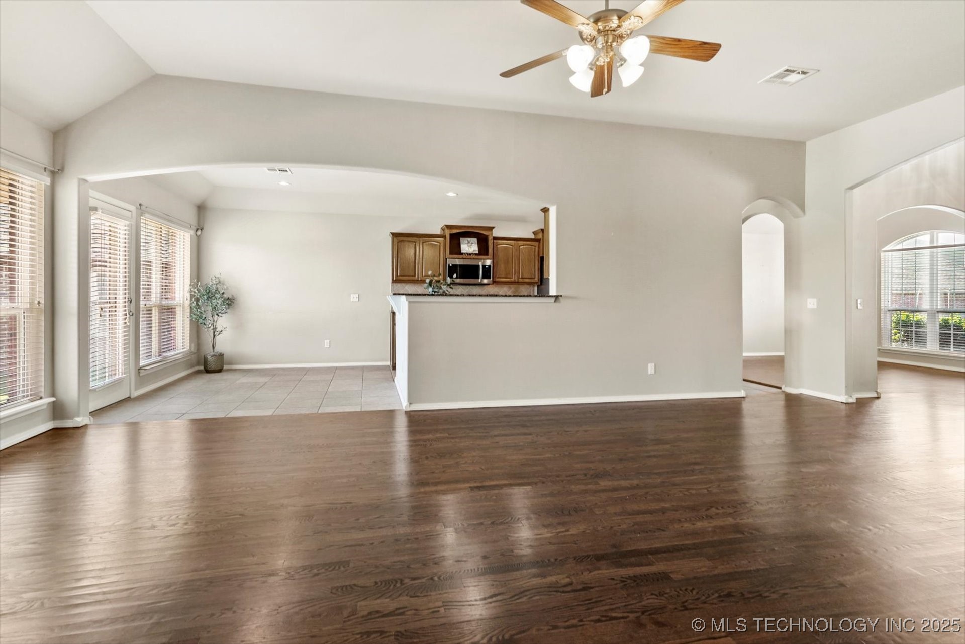 1620 E Granger Street Property Photo 6