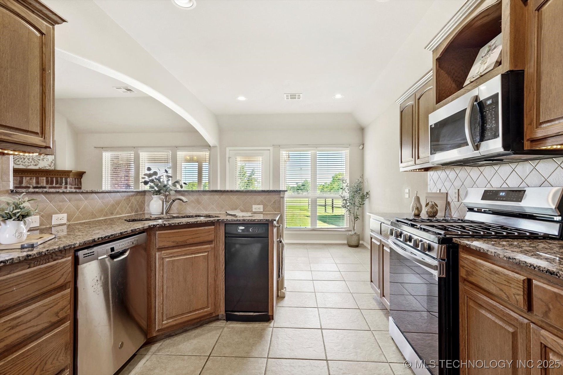 1620 E Granger Street Property Photo 9