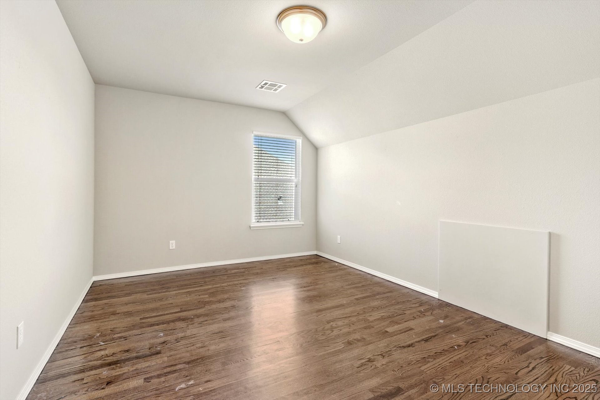 1620 E Granger Street Property Photo 25