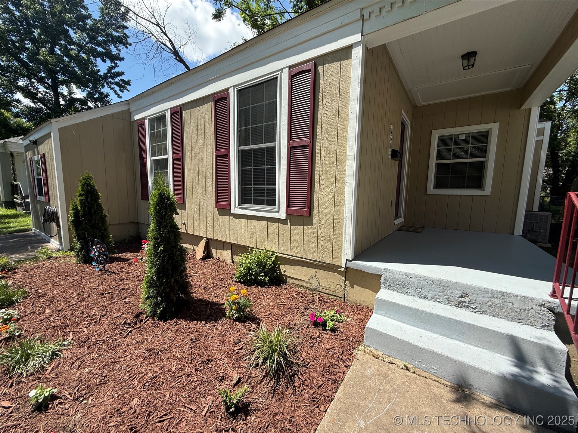 1618 Houston Street Property Photo