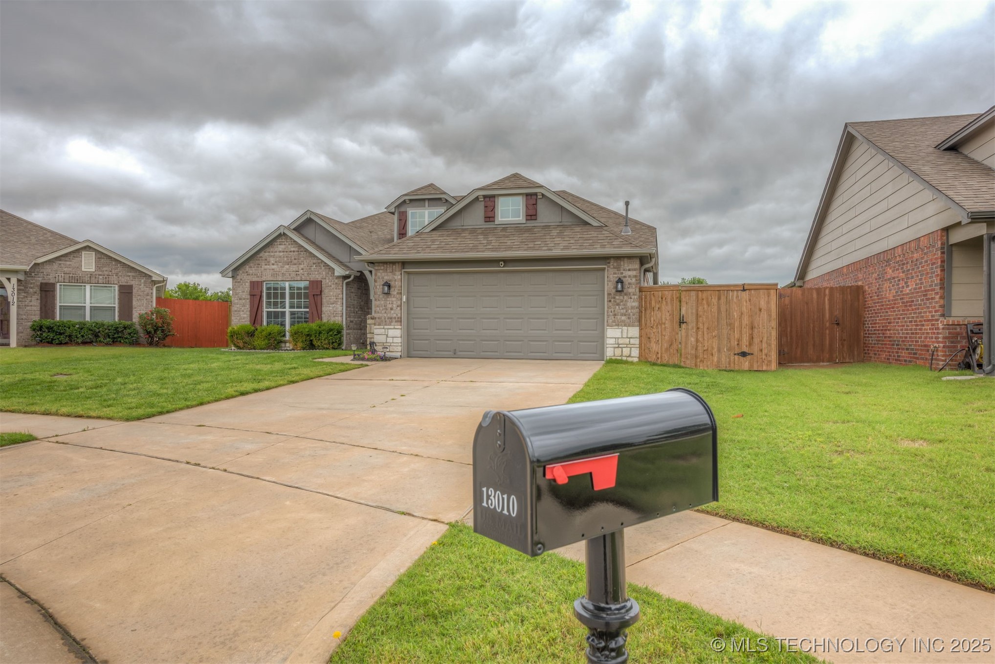13010 E 122nd Place Property Photo 3