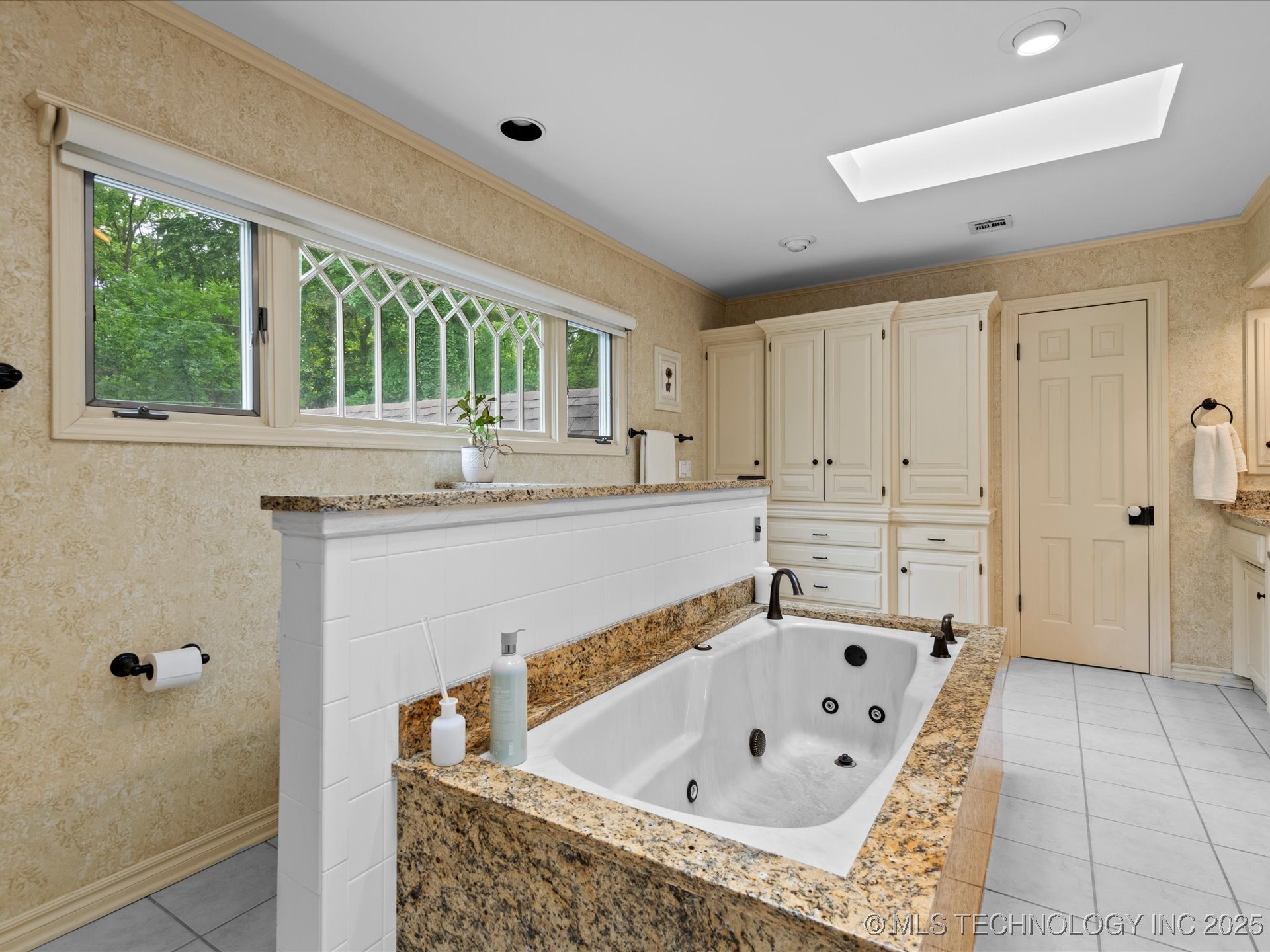 946 Briarwood Drive Property Photo 29
