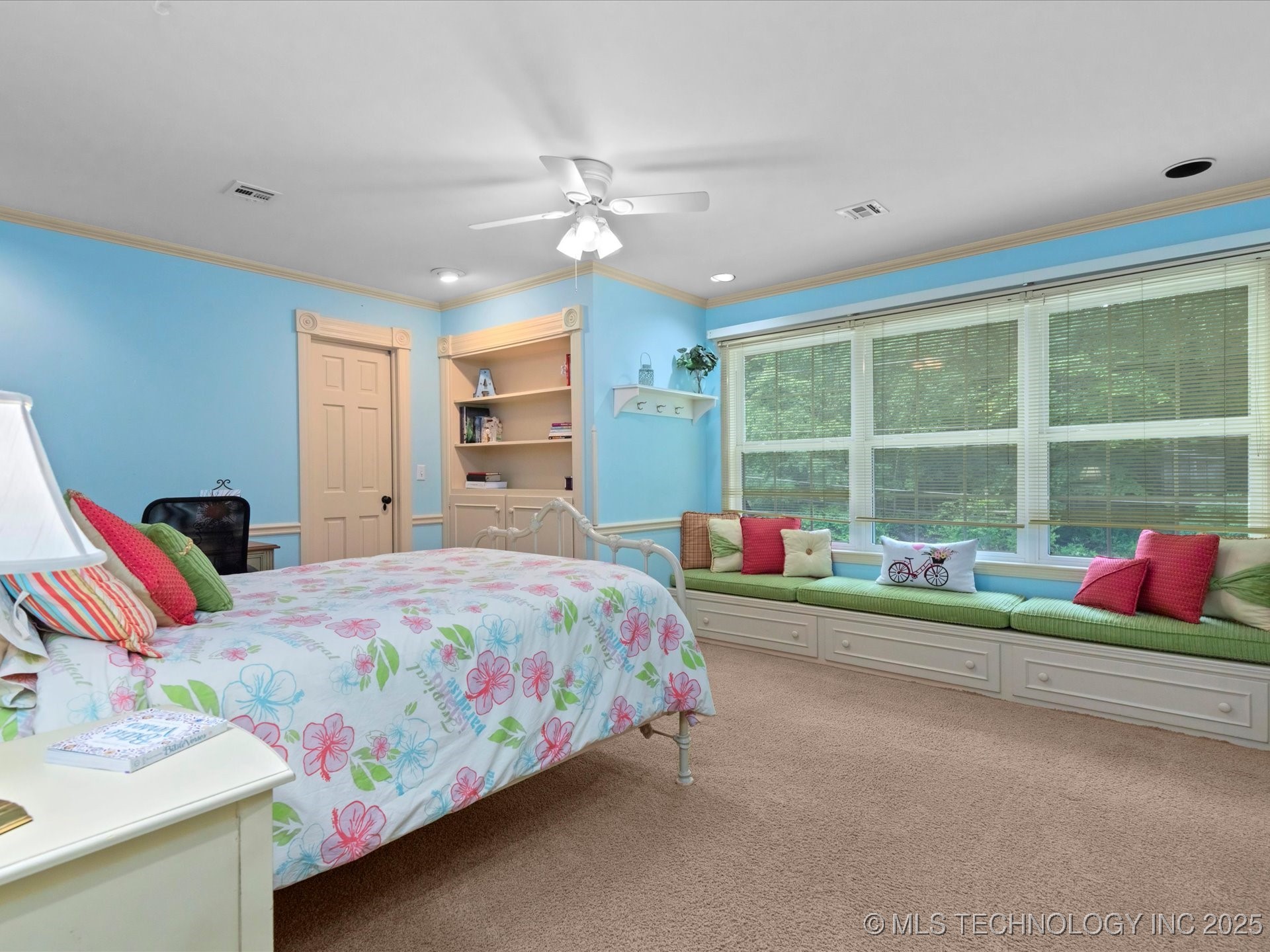 946 Briarwood Drive Property Photo 32