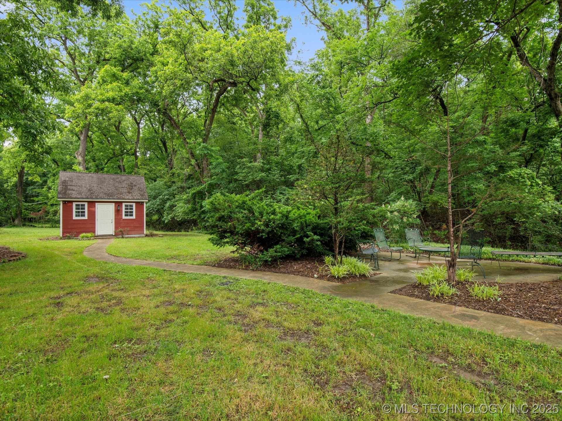 946 Briarwood Drive Property Photo 43