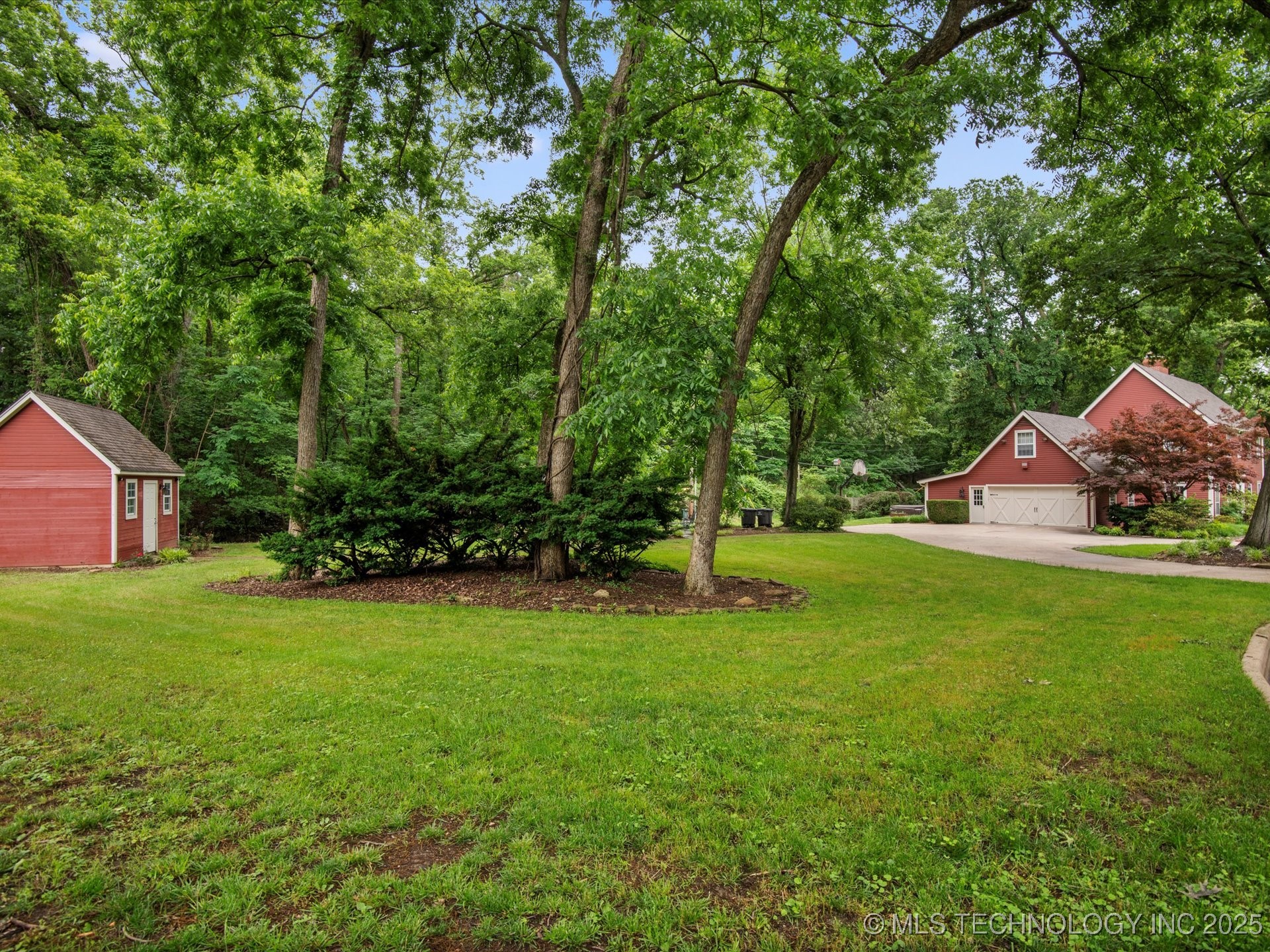 946 Briarwood Drive Property Photo 45