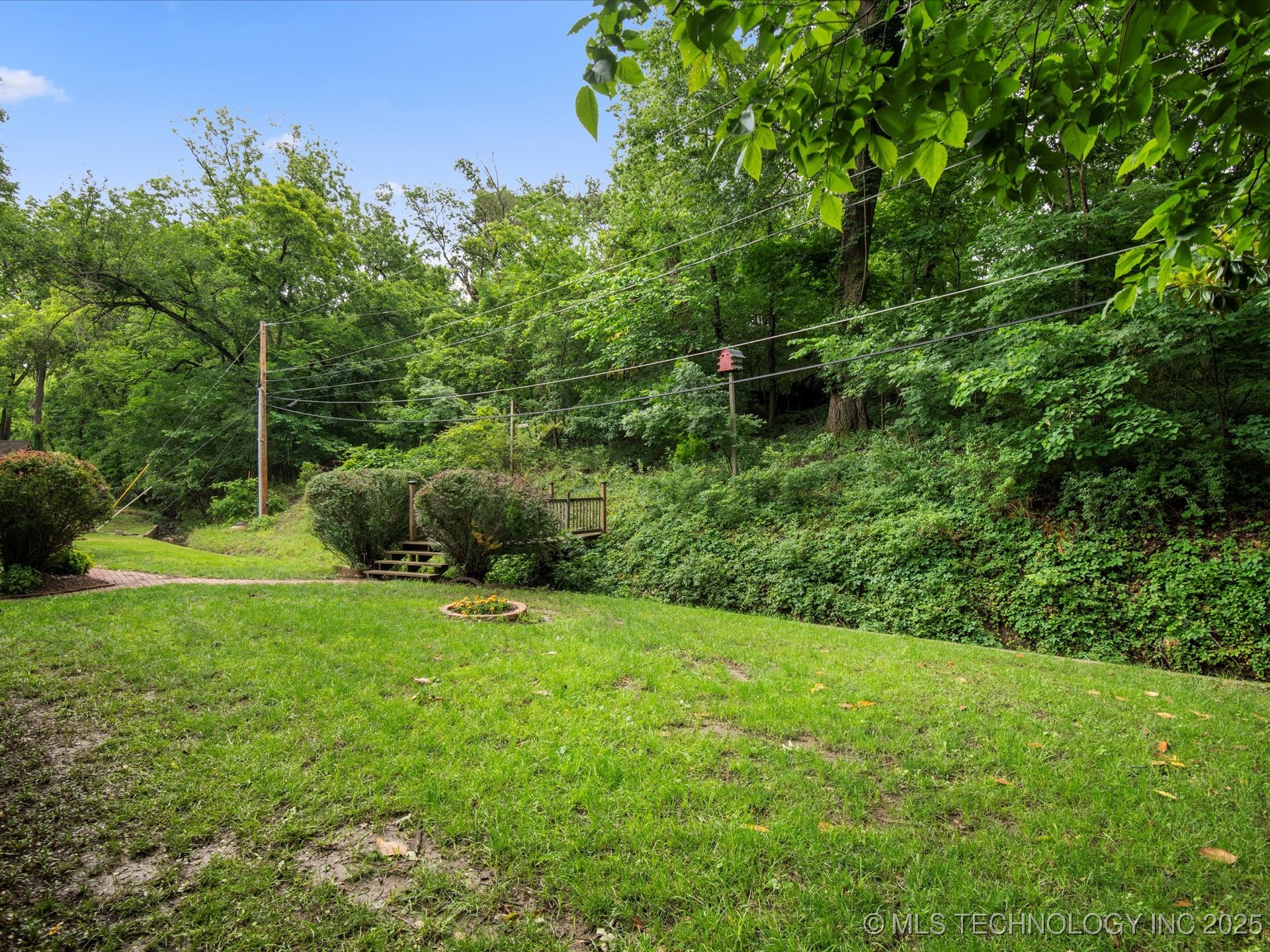 946 Briarwood Drive Property Photo 46