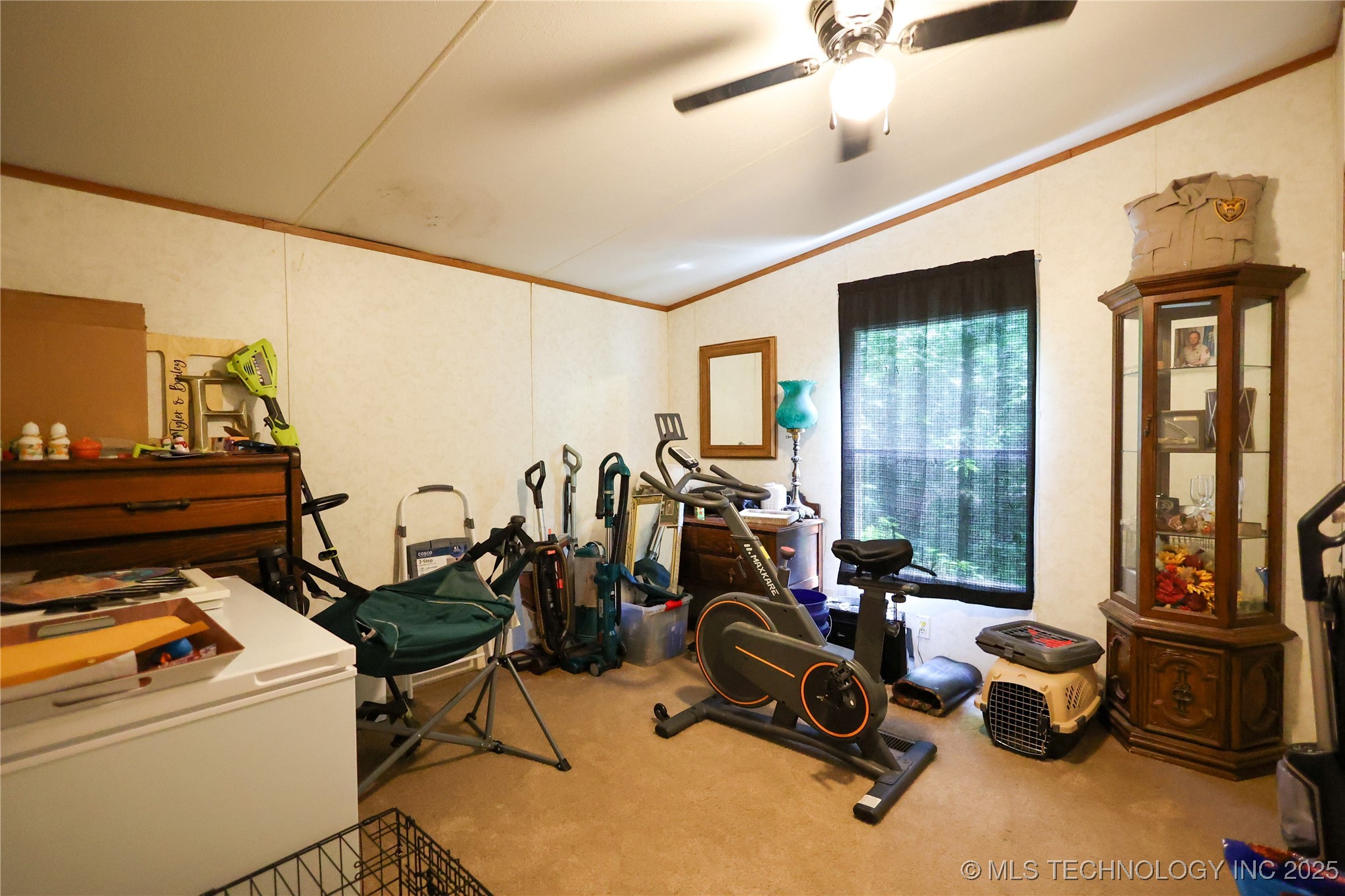 1019 W 17th Property Photo 5