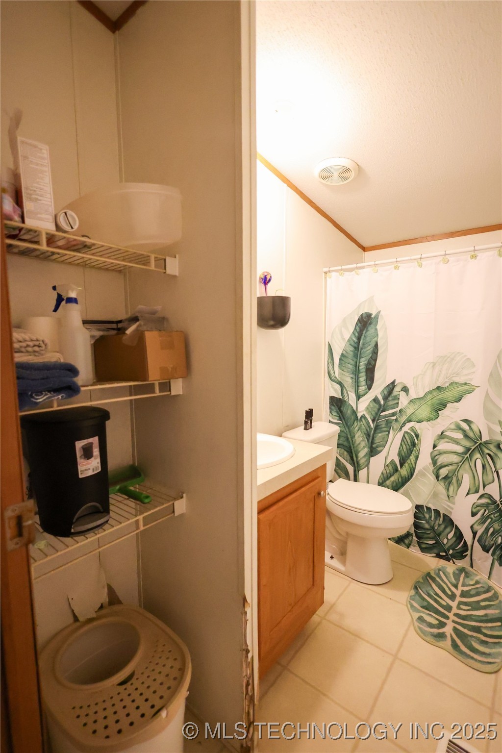 1019 W 17th Property Photo 12